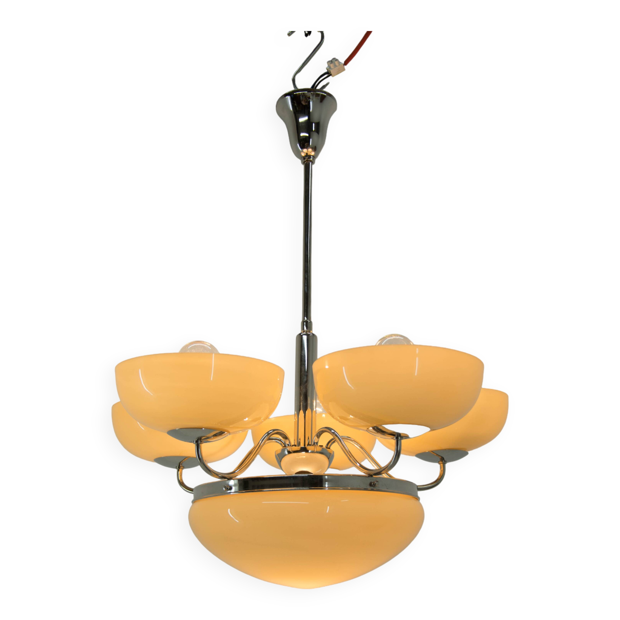 Large Art Deco Chandelier in Excellent Condition, 1930s