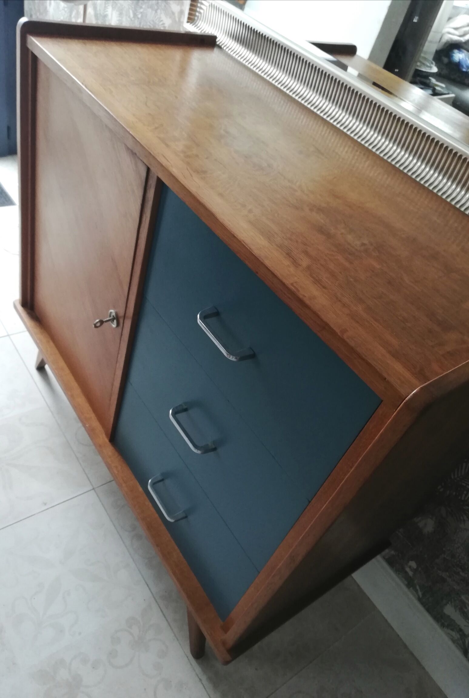 Bahut ou commode chêne années 50