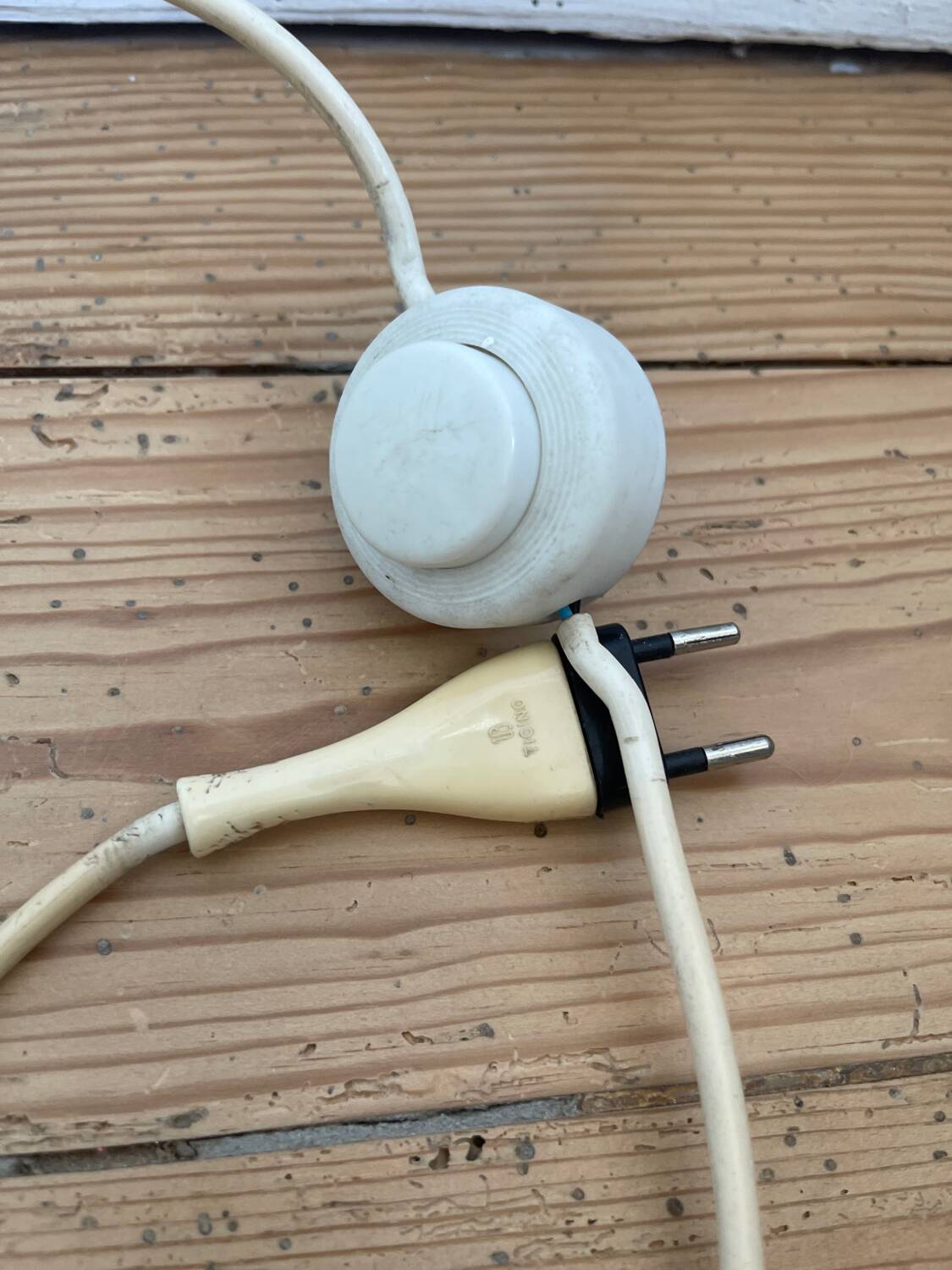 Monix eye ball floor lamp for Étienne Fermigier