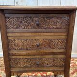 Commode chiffonnier en bois sculpté