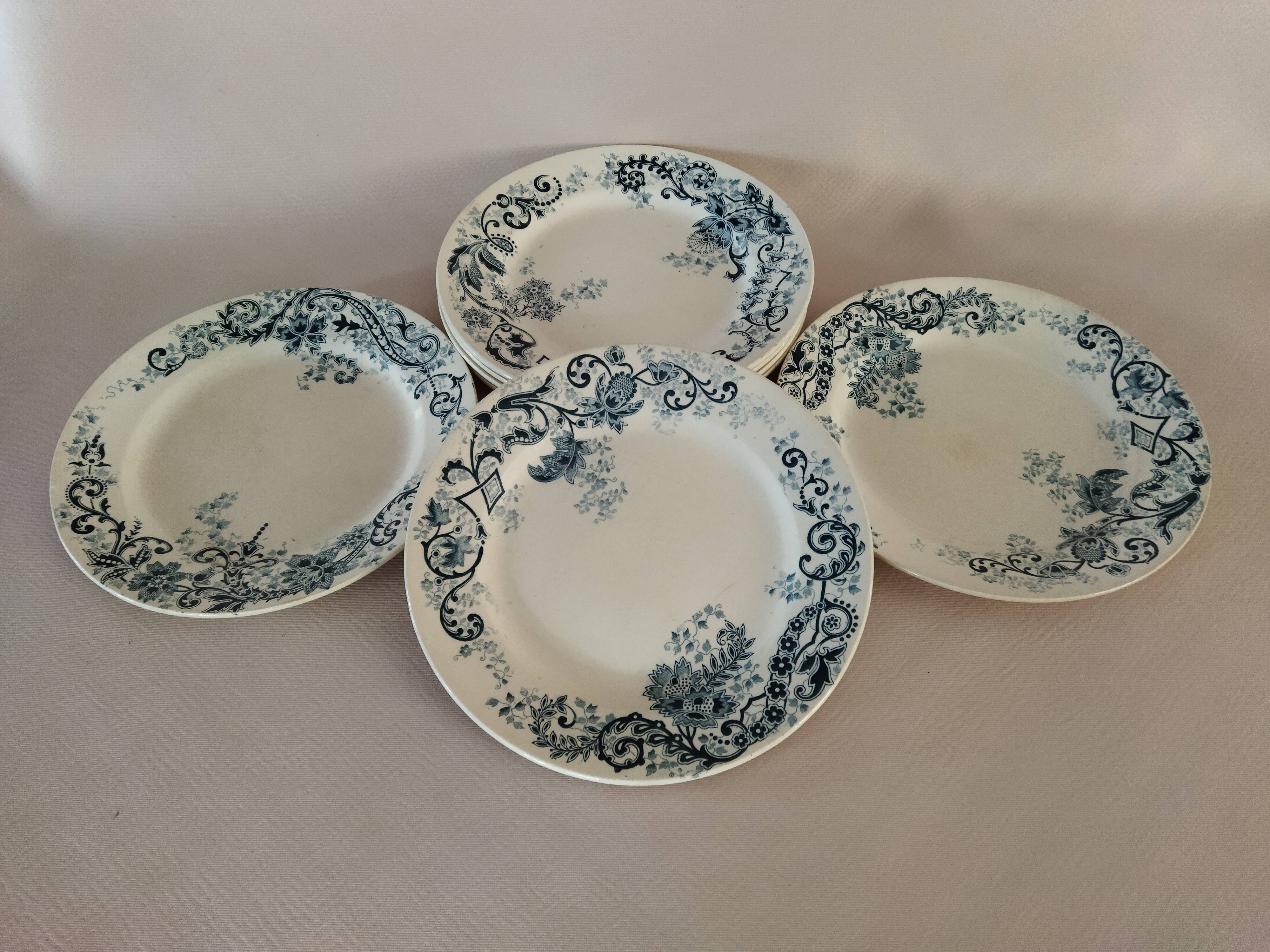 7 flat plates in iron earth HB & Cie, model Sévigné (Choisy-le-Roi)