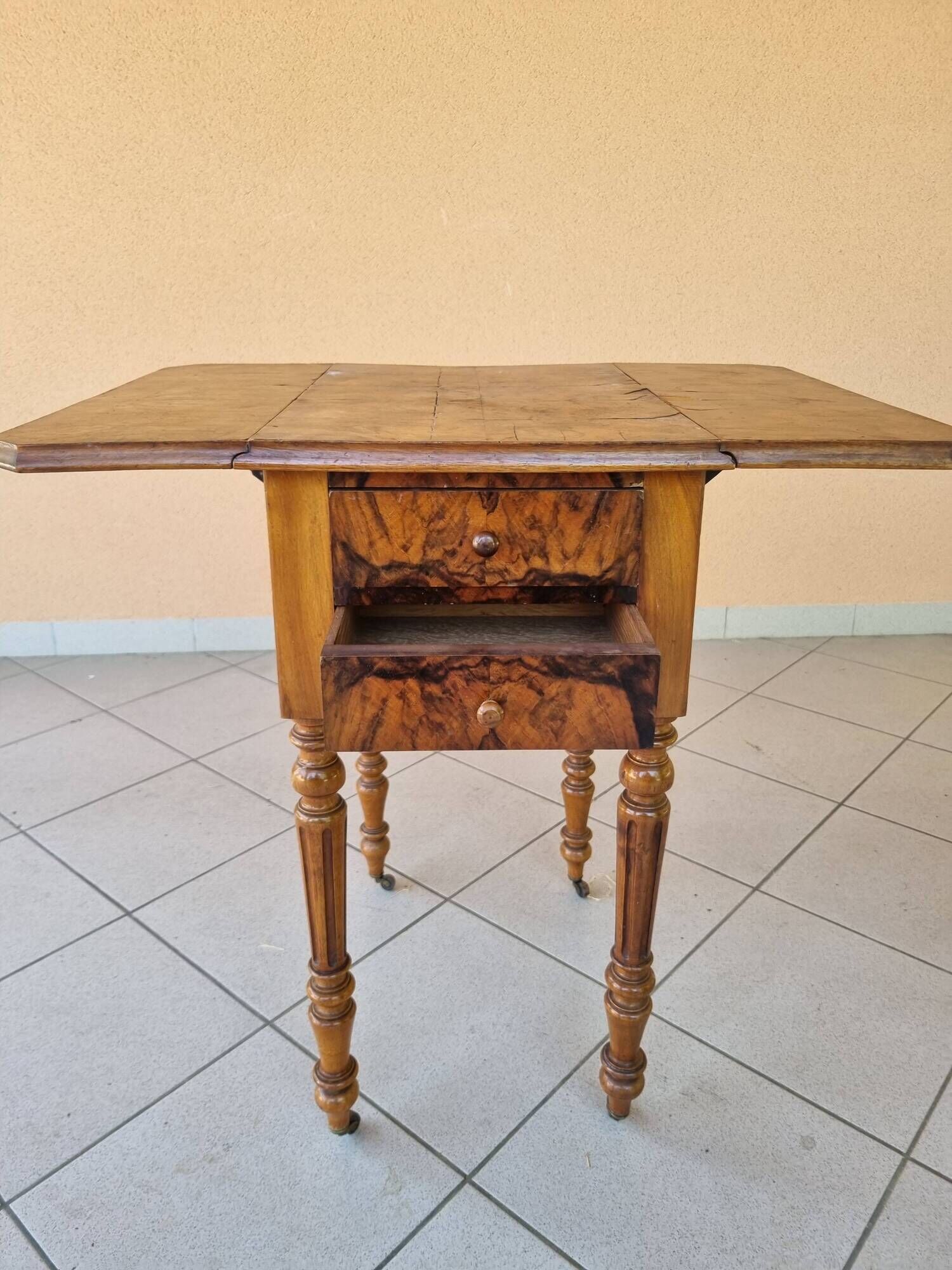 Table d'appoint, bout de canapé
