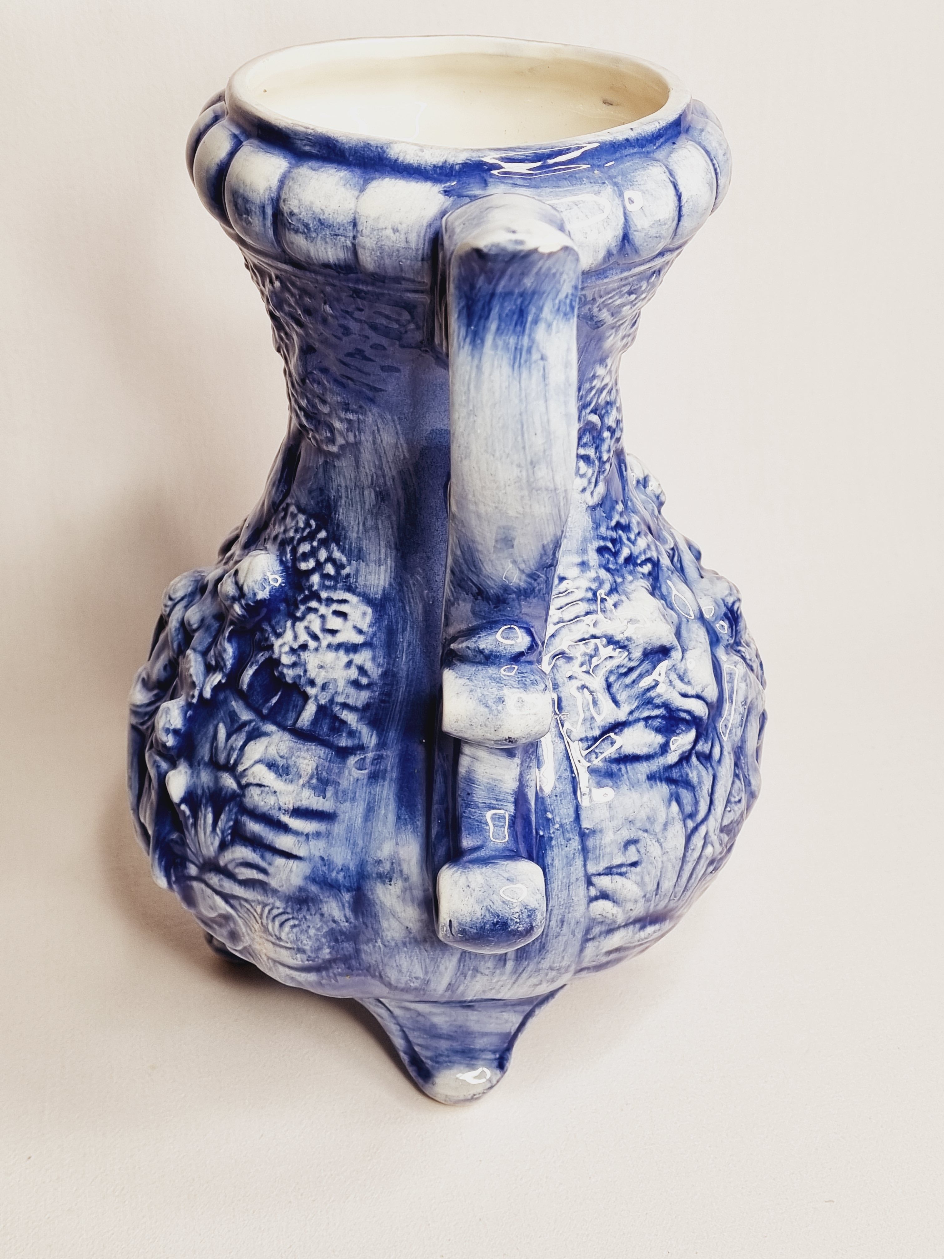 Large vase with antique decorations in relief, 30 cm