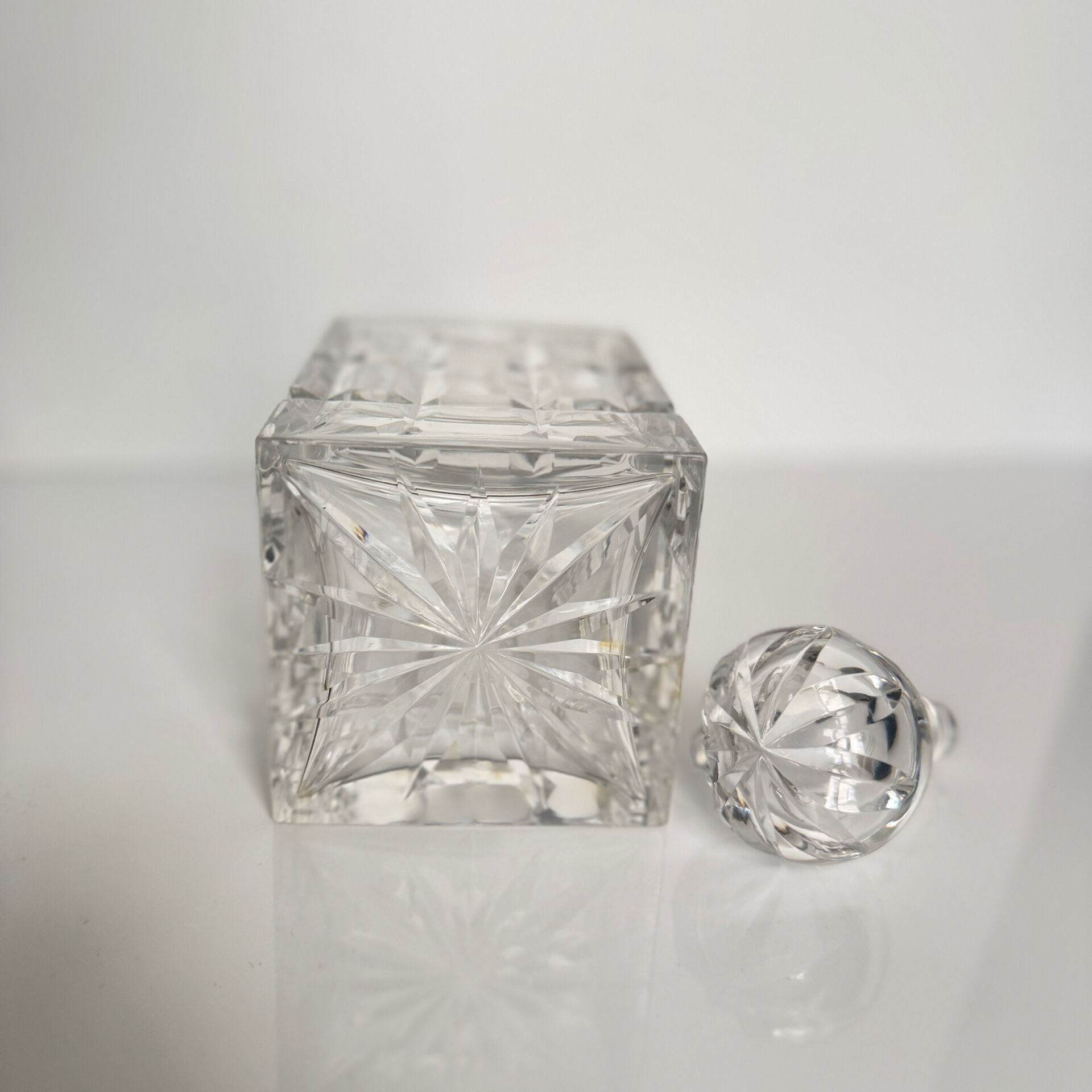 Crystal carafe Saint Louis