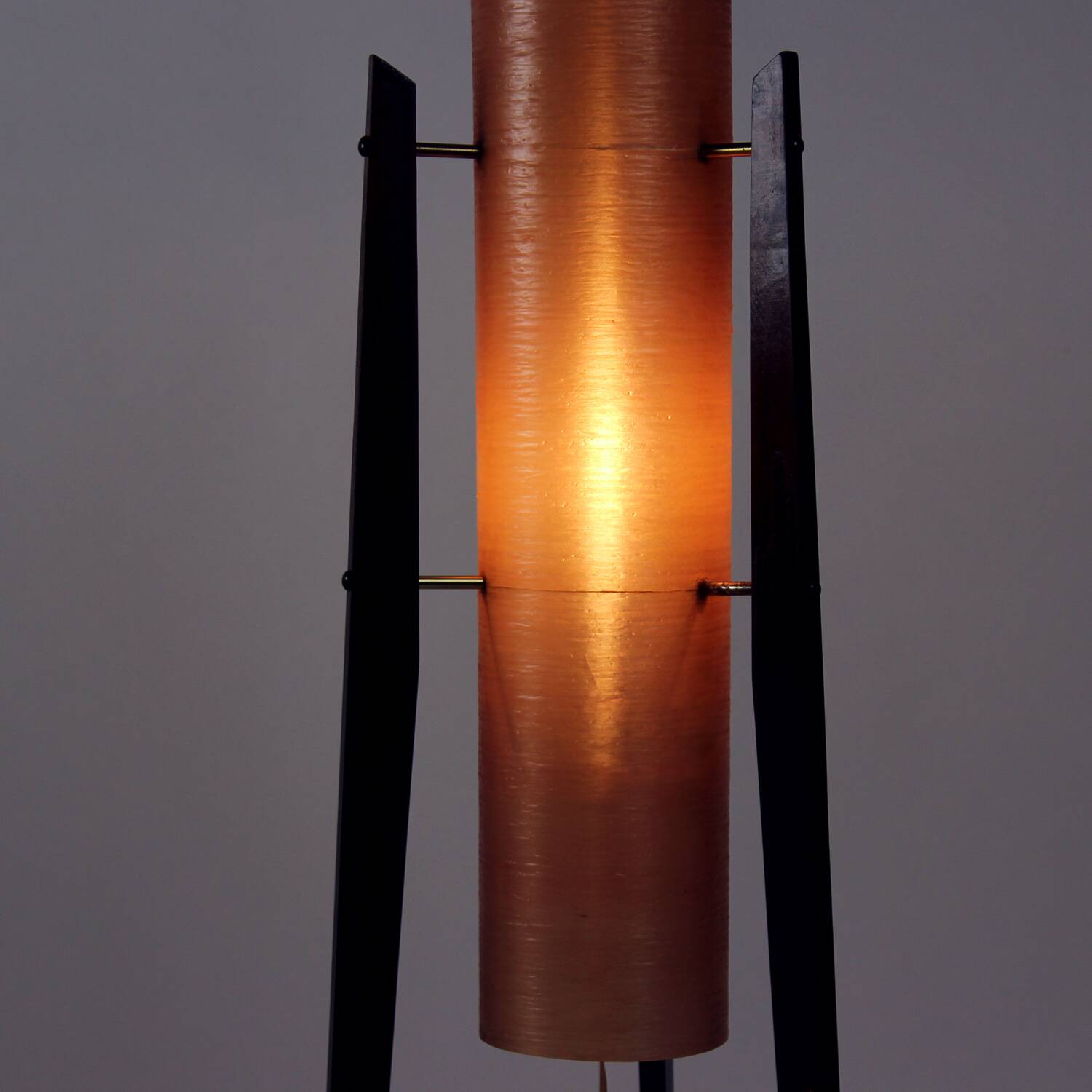 Lampe fusée sur pied de l'ère spatiale en fibre de verre rose, Tchécoslovaquie des années 1960