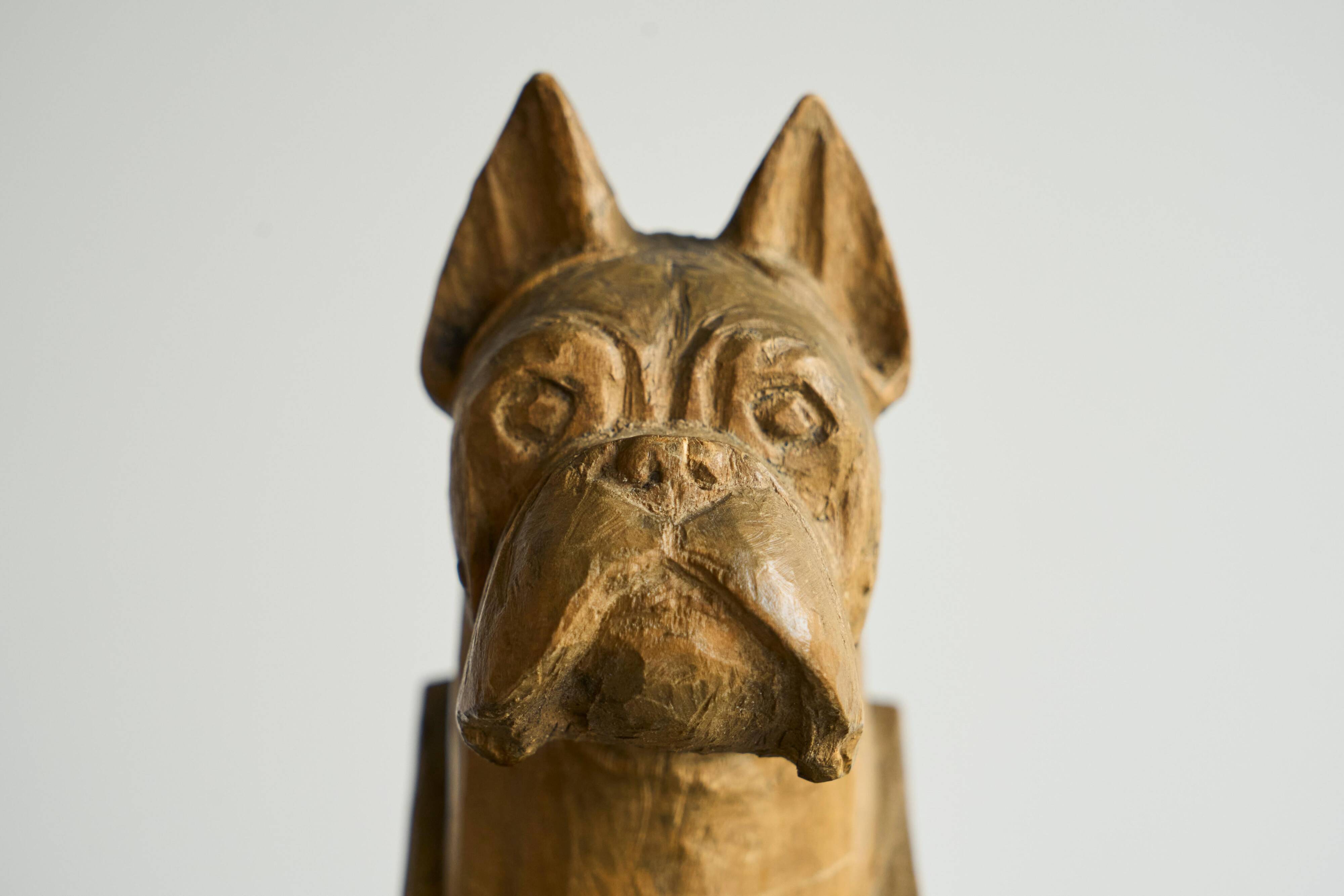 Sculpture of a boxer bookends in carved solid wood, mid-20th century.