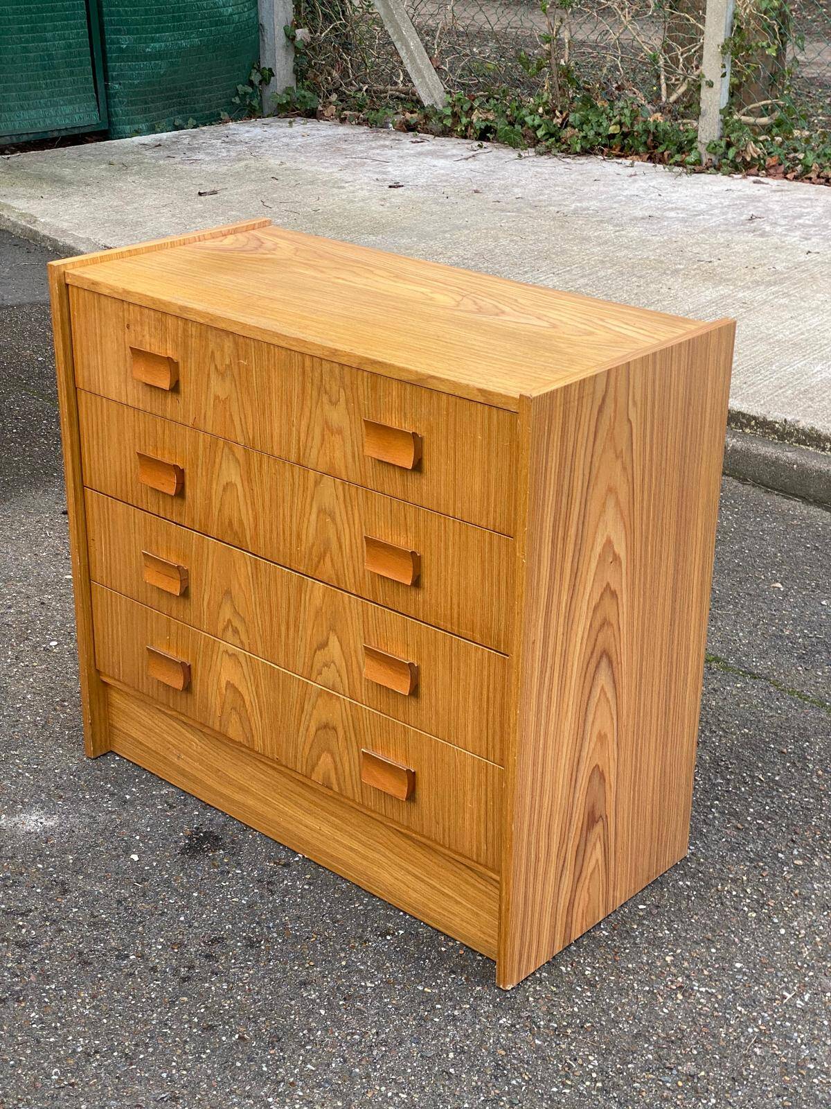 Scandinavian chest of drawers with 4 drawers in oak, 1970.