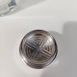 Saupoudreuse en cristal et argent massif par Louis Coignet.