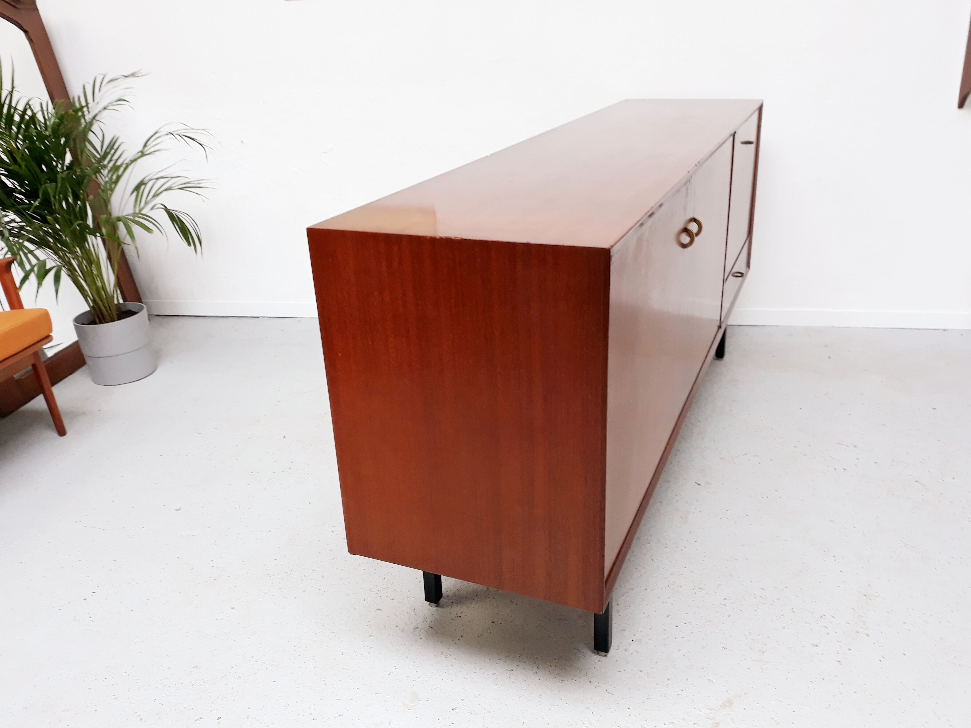 Ronieck's vintage metal foot sideboard