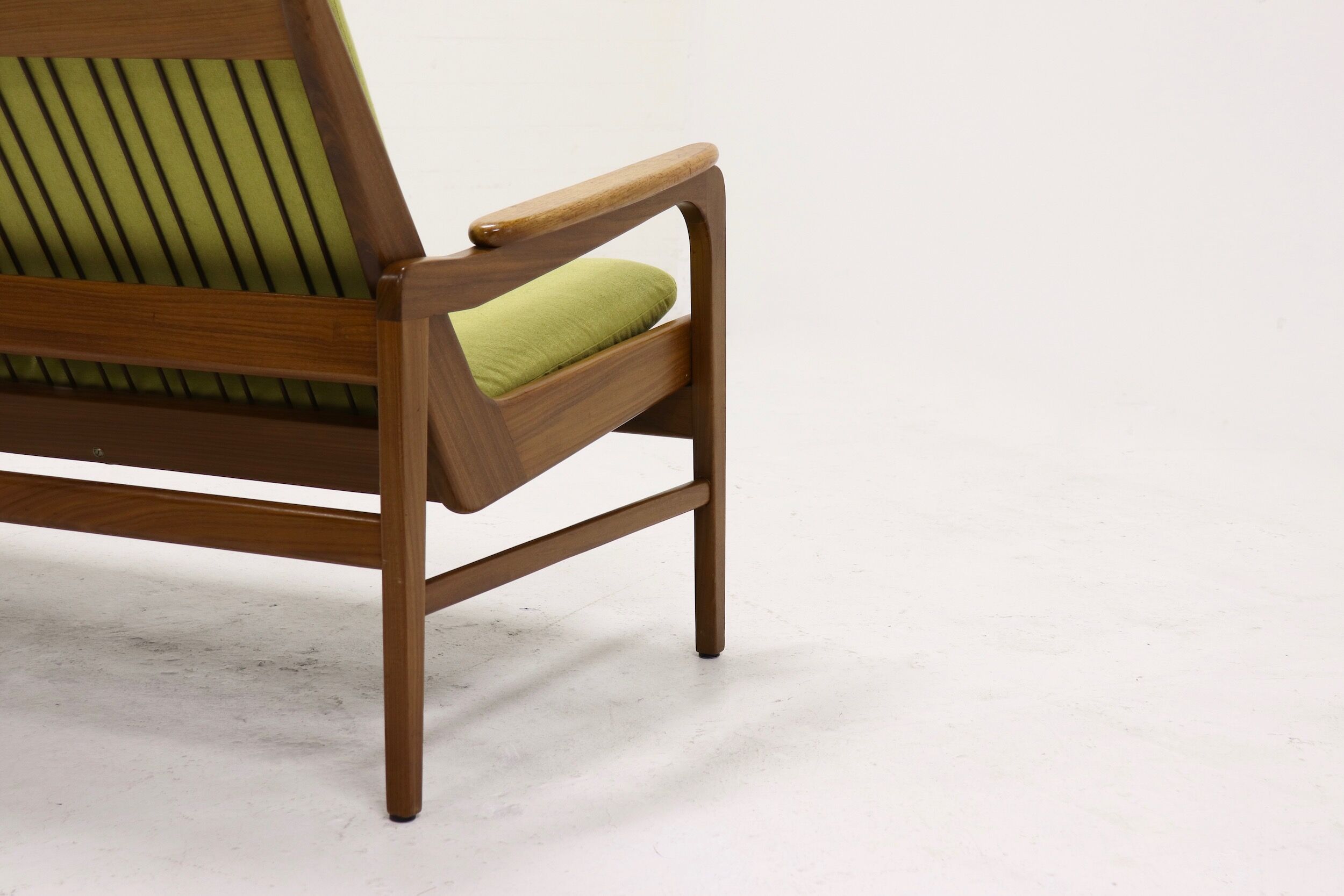 Sculptural teak sofa by Ster Gelderland 1960