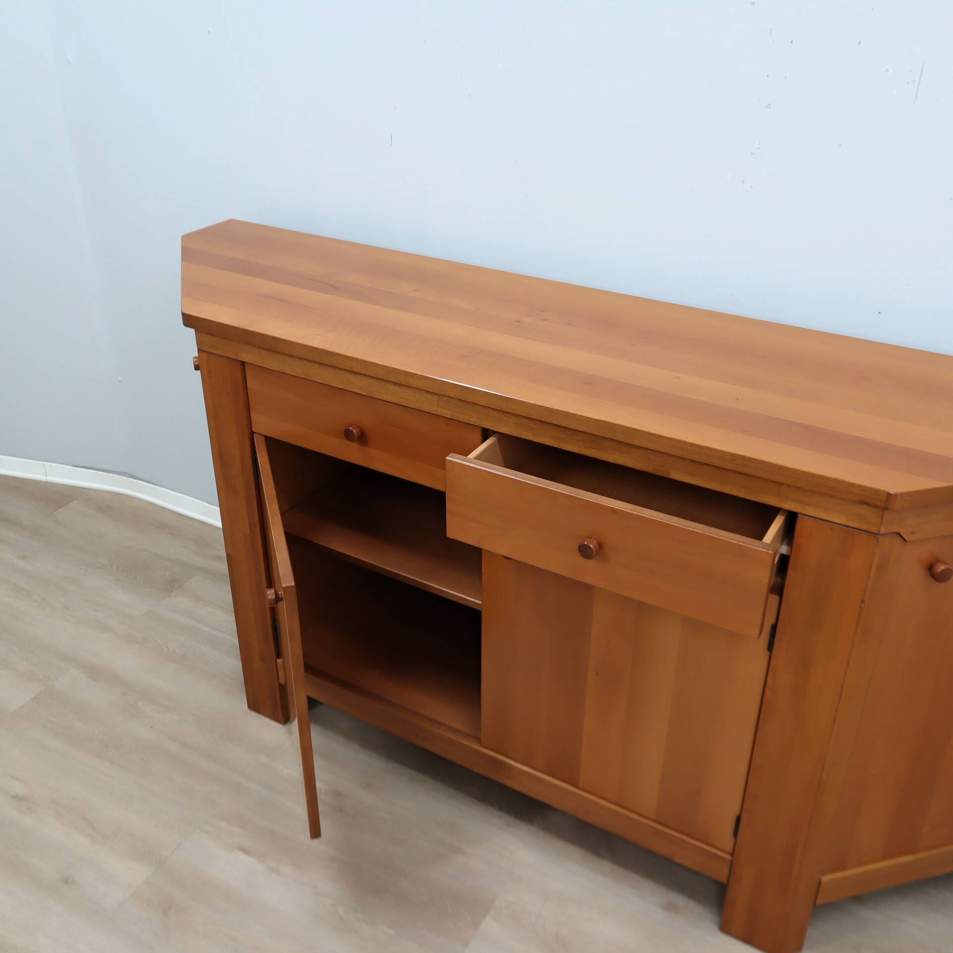 Vintage 1970s Italian solid maxxello walnut sideboard Scarpa, Michelucci st