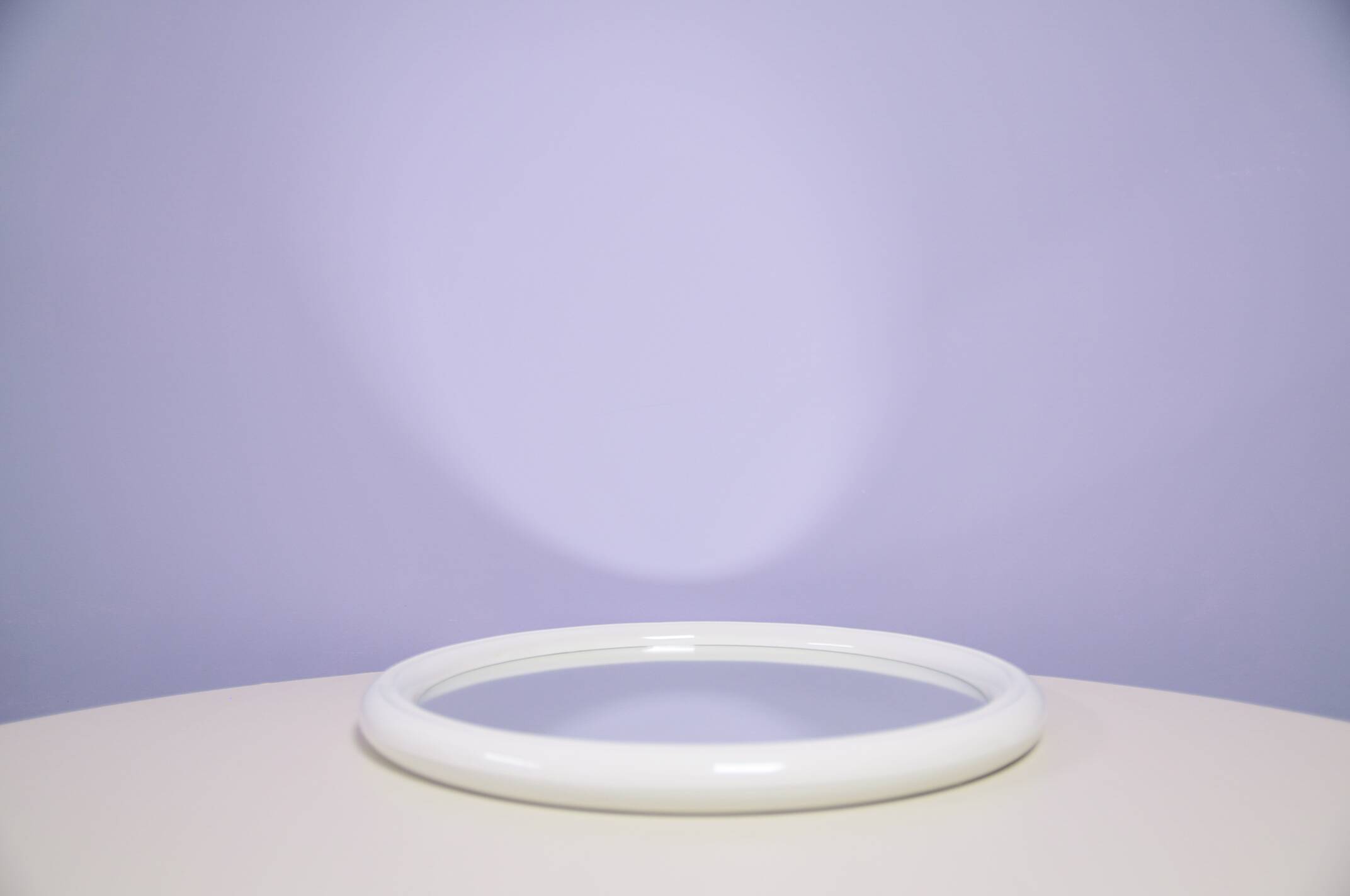 Vintage white round mirror Tiger