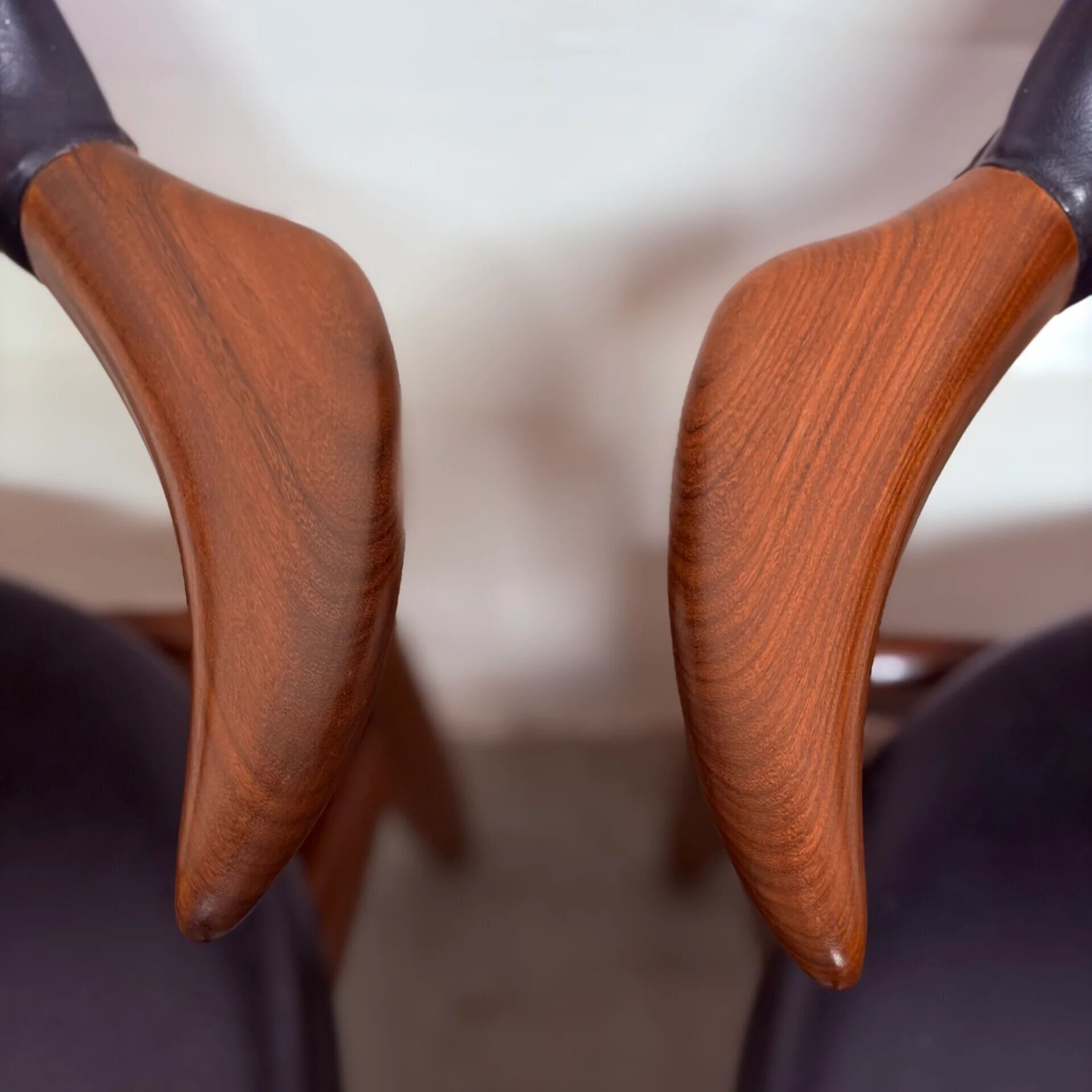 Set of 'Koehoorn' / ‘cow horn’ chairs by Tijsseling for Hulmefa, 1960s