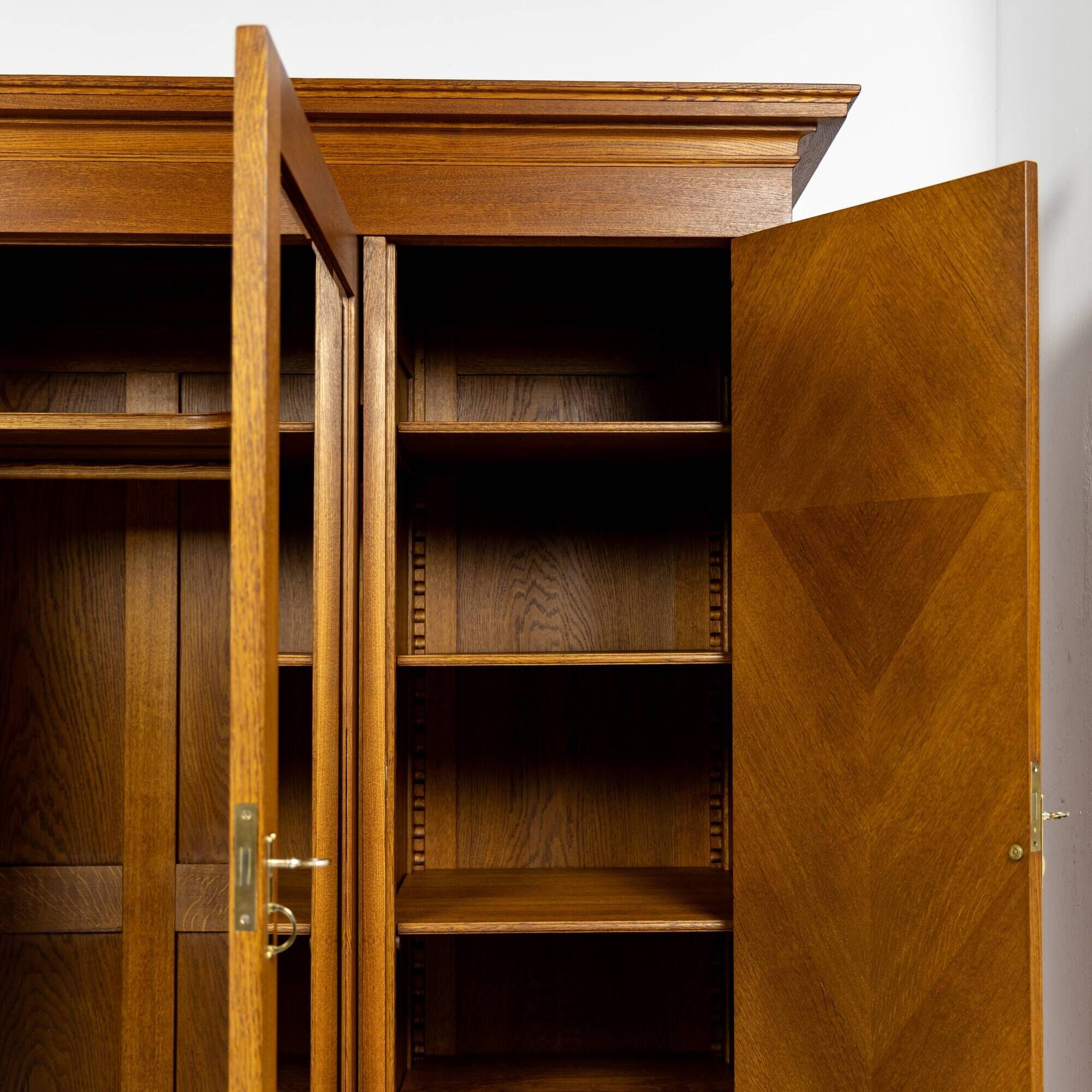 Large Art Nouveau cabinet in marquetry oak 1918-1930