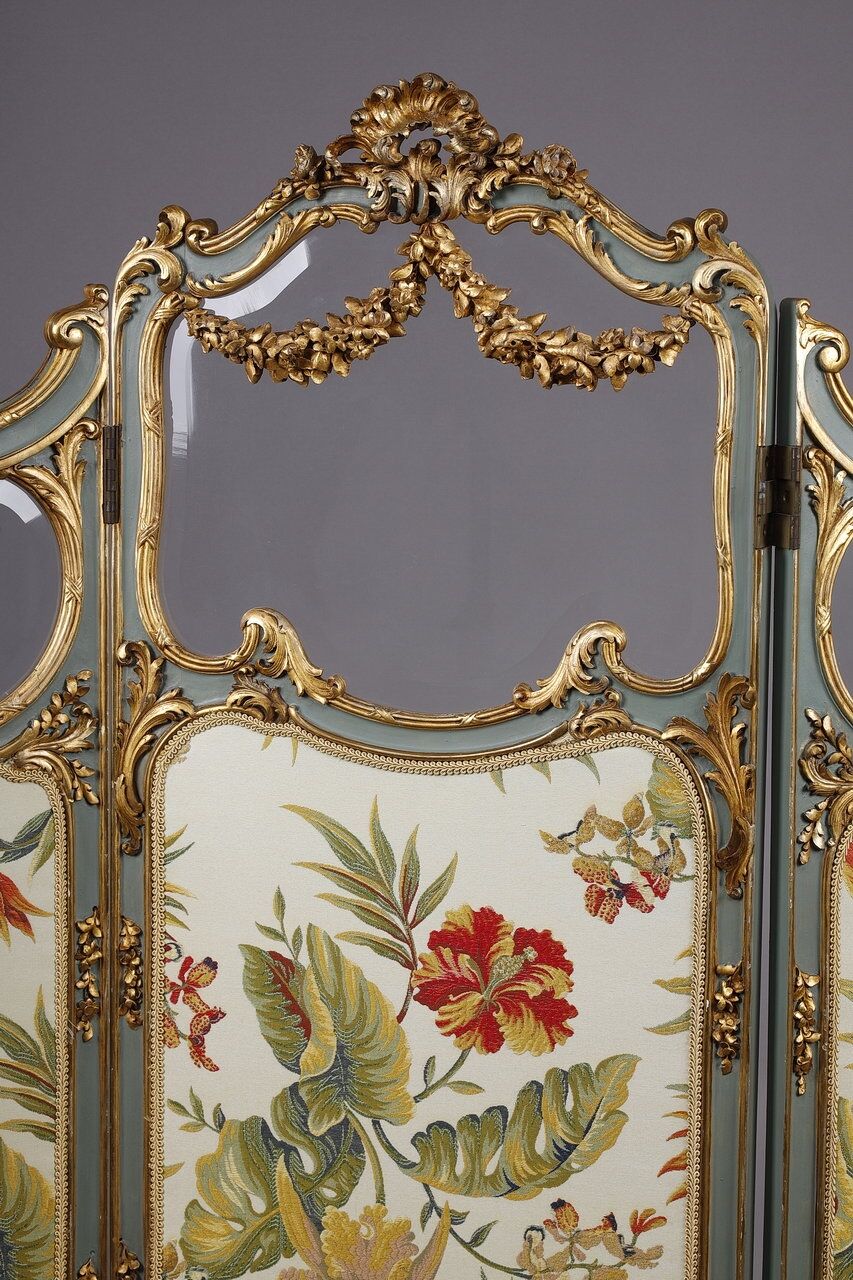 Louis XV style screen with three sheets in molded wood and embroidered fabrics