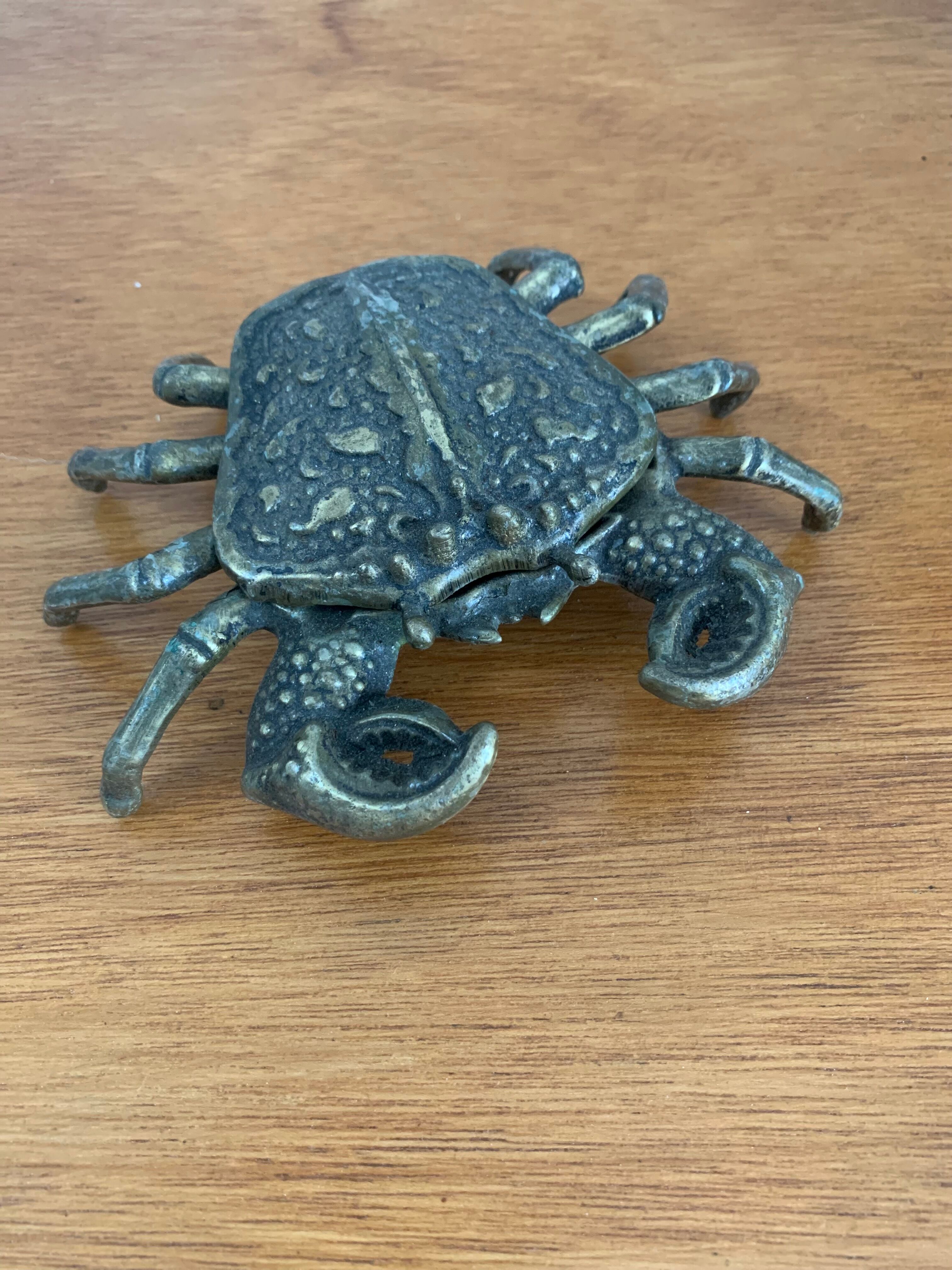 Crab ashtray