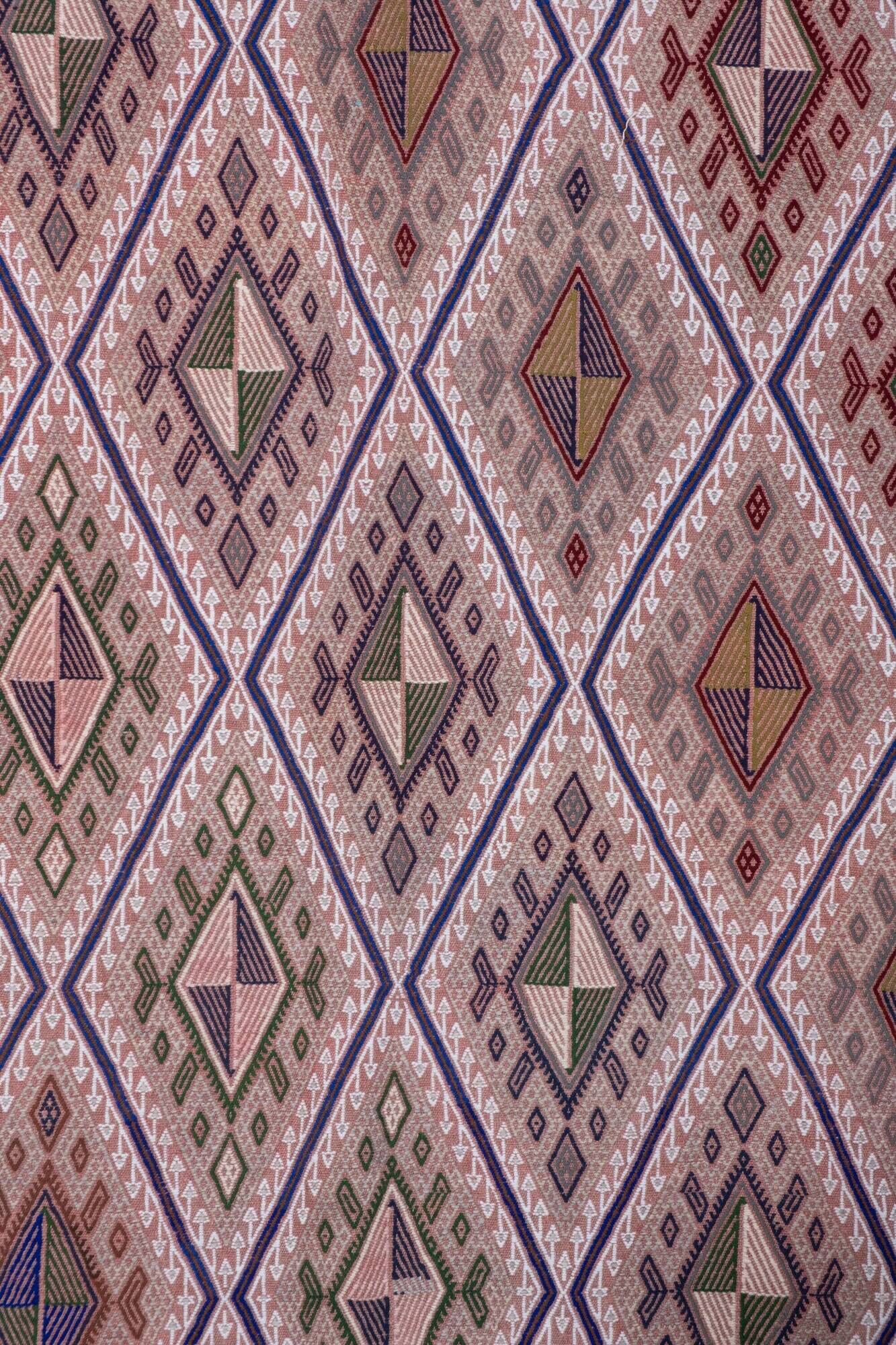 Vintage Turkish kilim, handwoven, 170x217 cm.