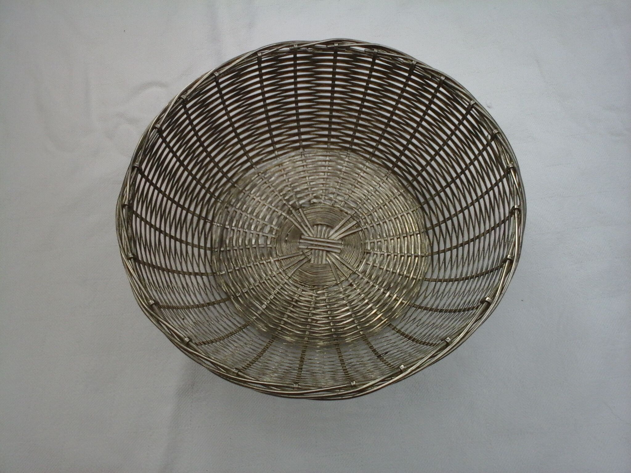 Basket basket braided metal