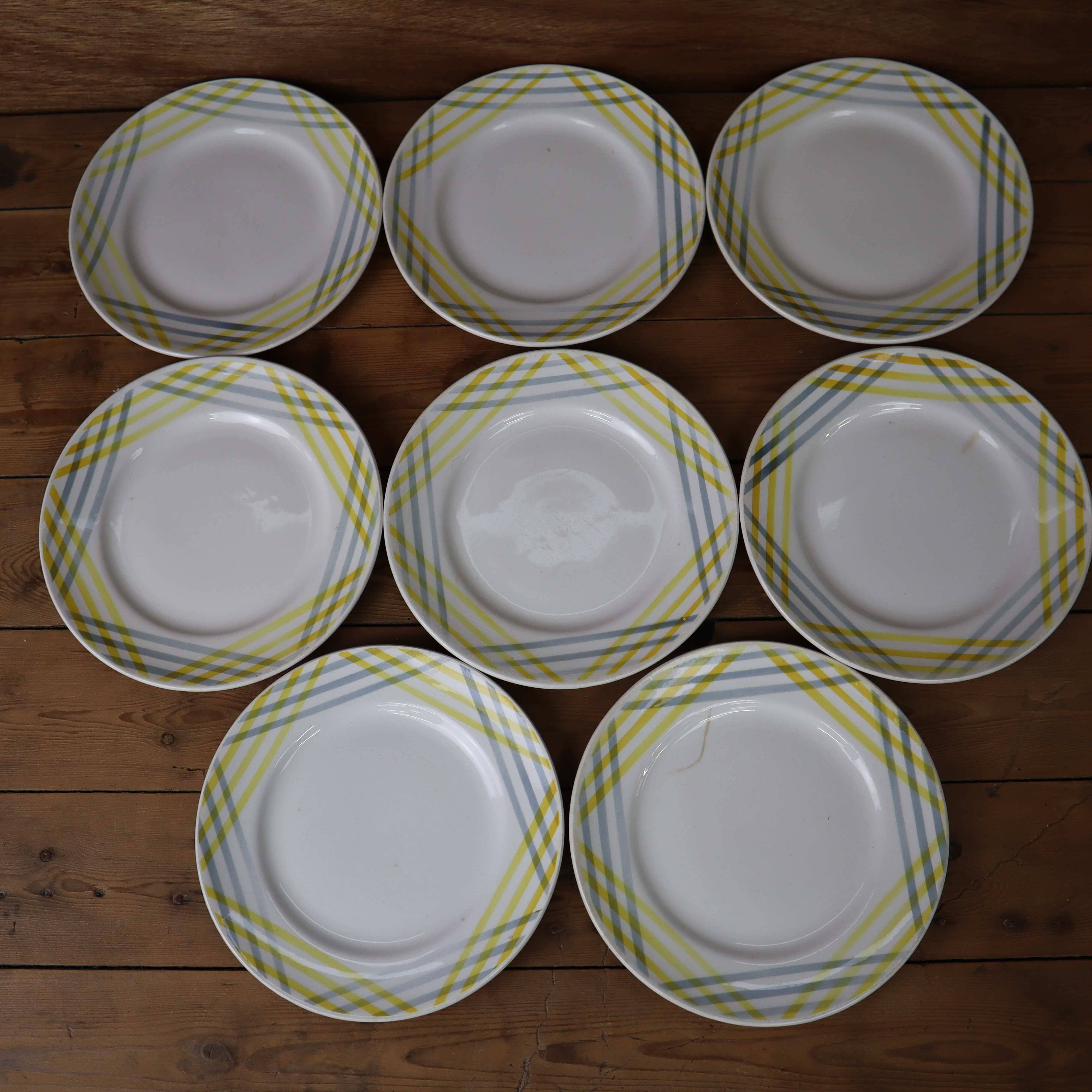 8 dessert plates with yellow and gray geometric decor Moulin des loups