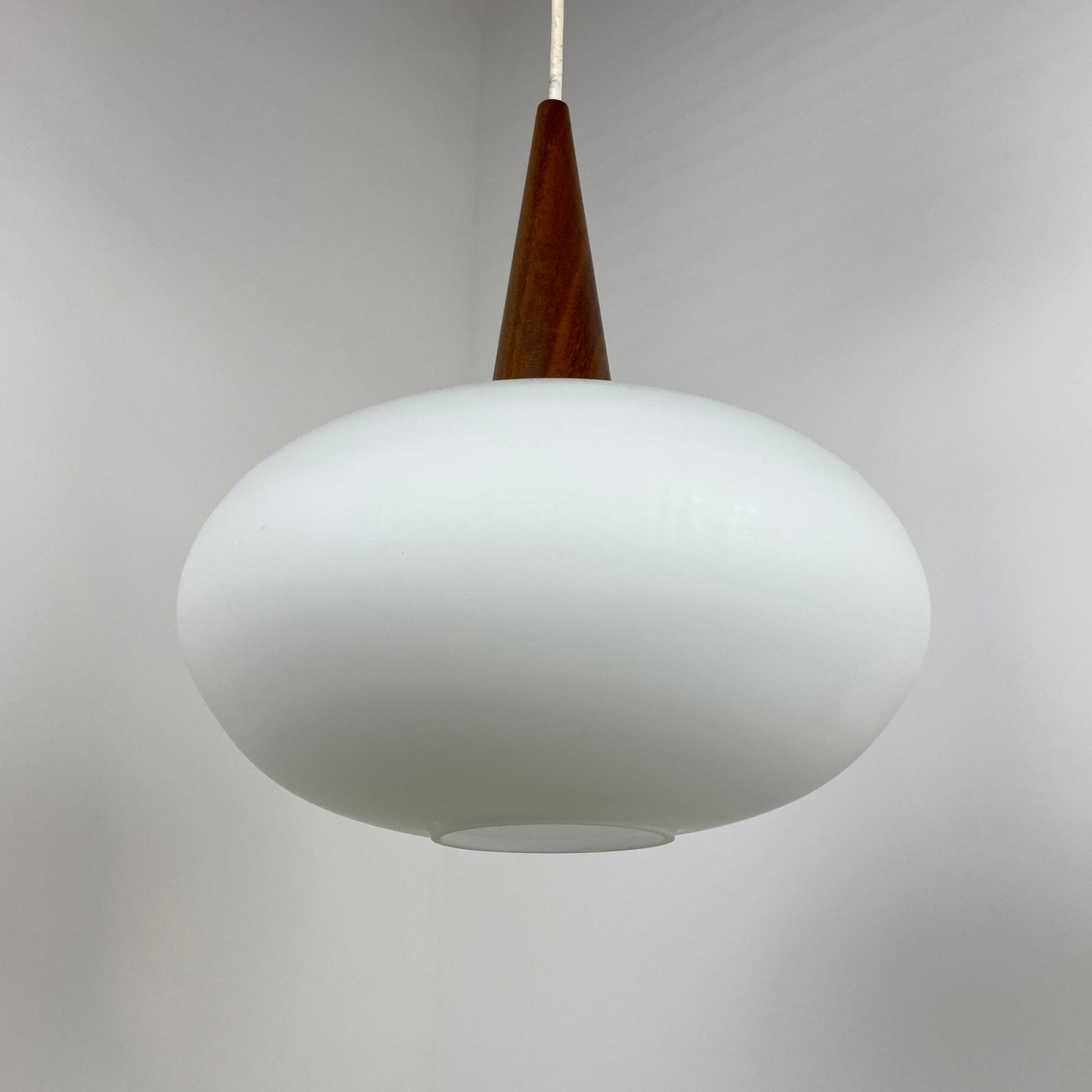 Suspension by Louis Kalff, Philips edition.