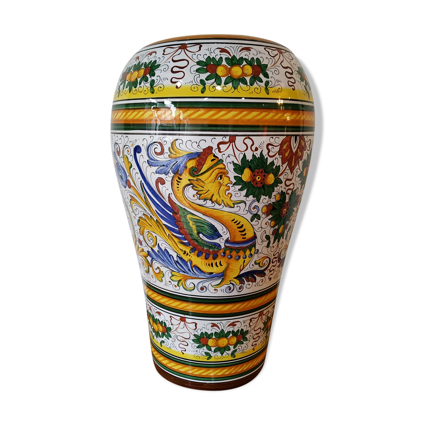 Vase in Italian majolica