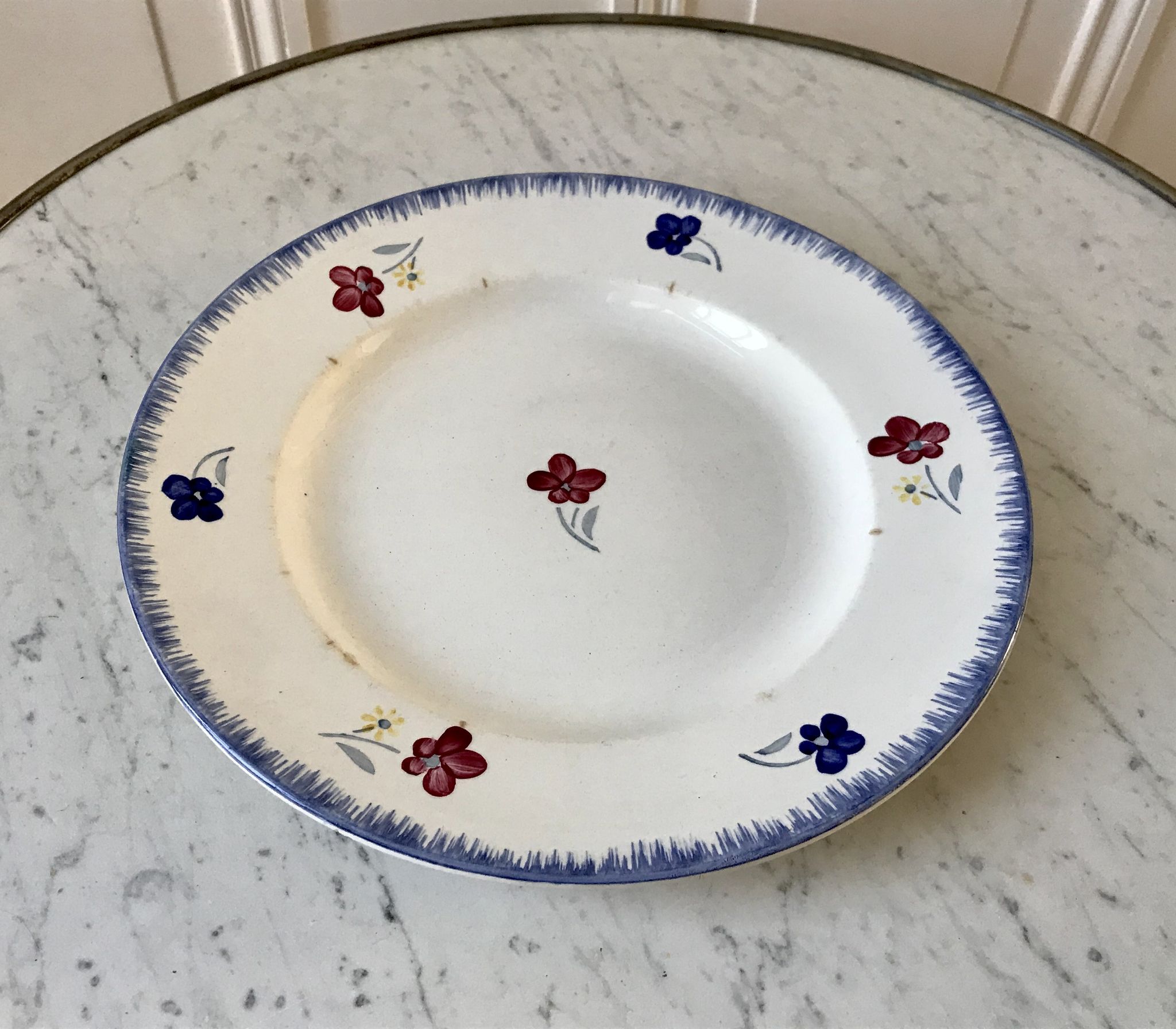 Round dish digoin sarreguemines model "mary lou" 40s