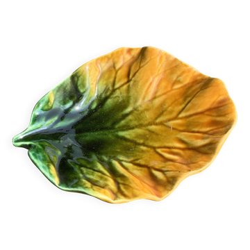 Empty pocket, slip dish in the shape of a leaf by Marc Giger