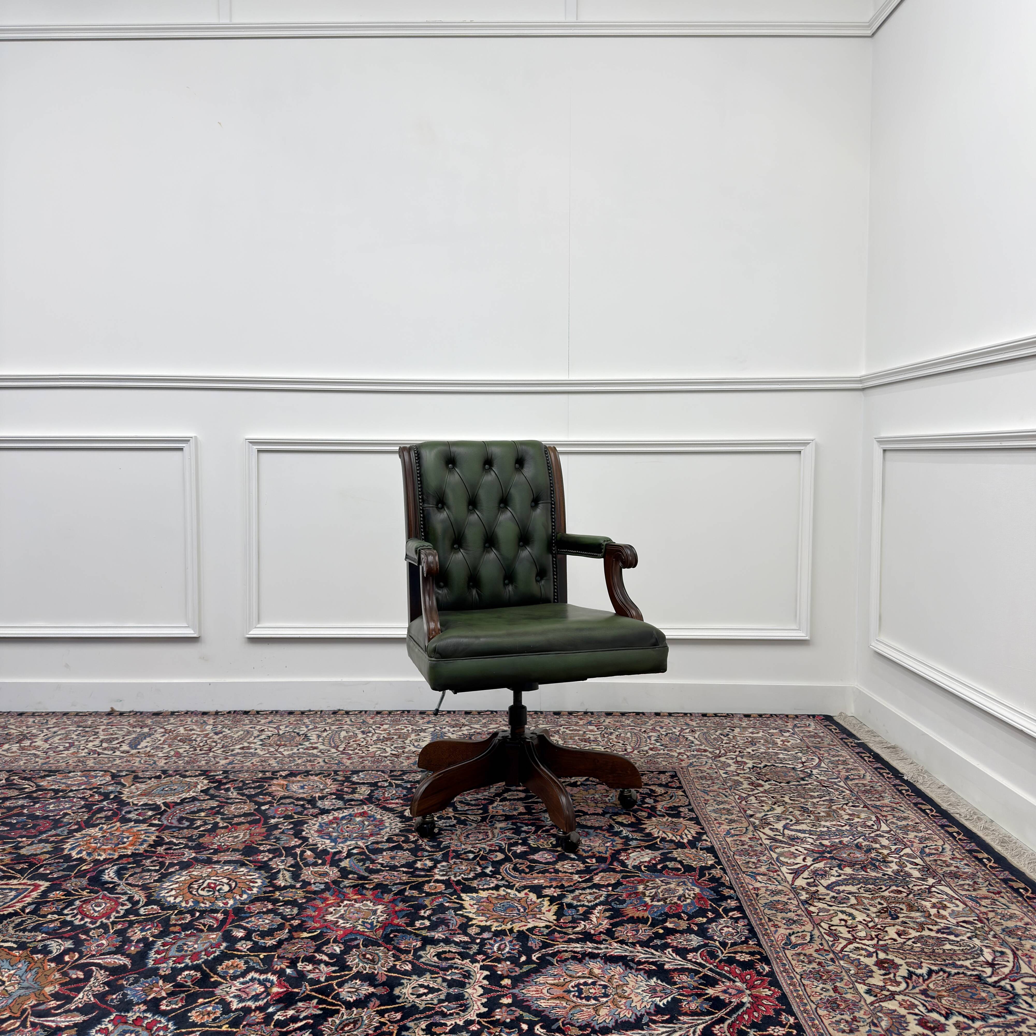 Chaise de bureau Chesterfield verte en anglais