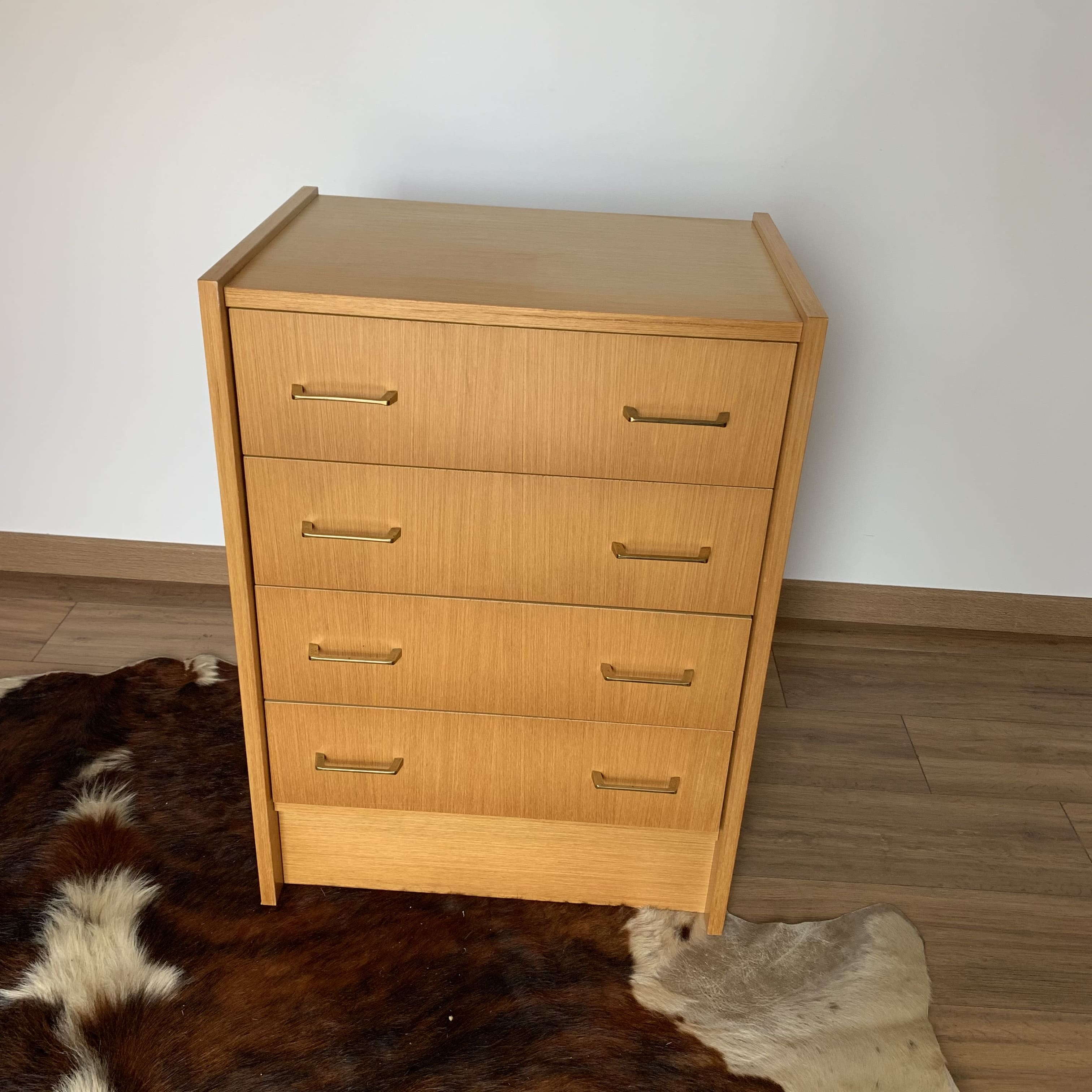 Commode vintage 4 tiroirs par Capelle