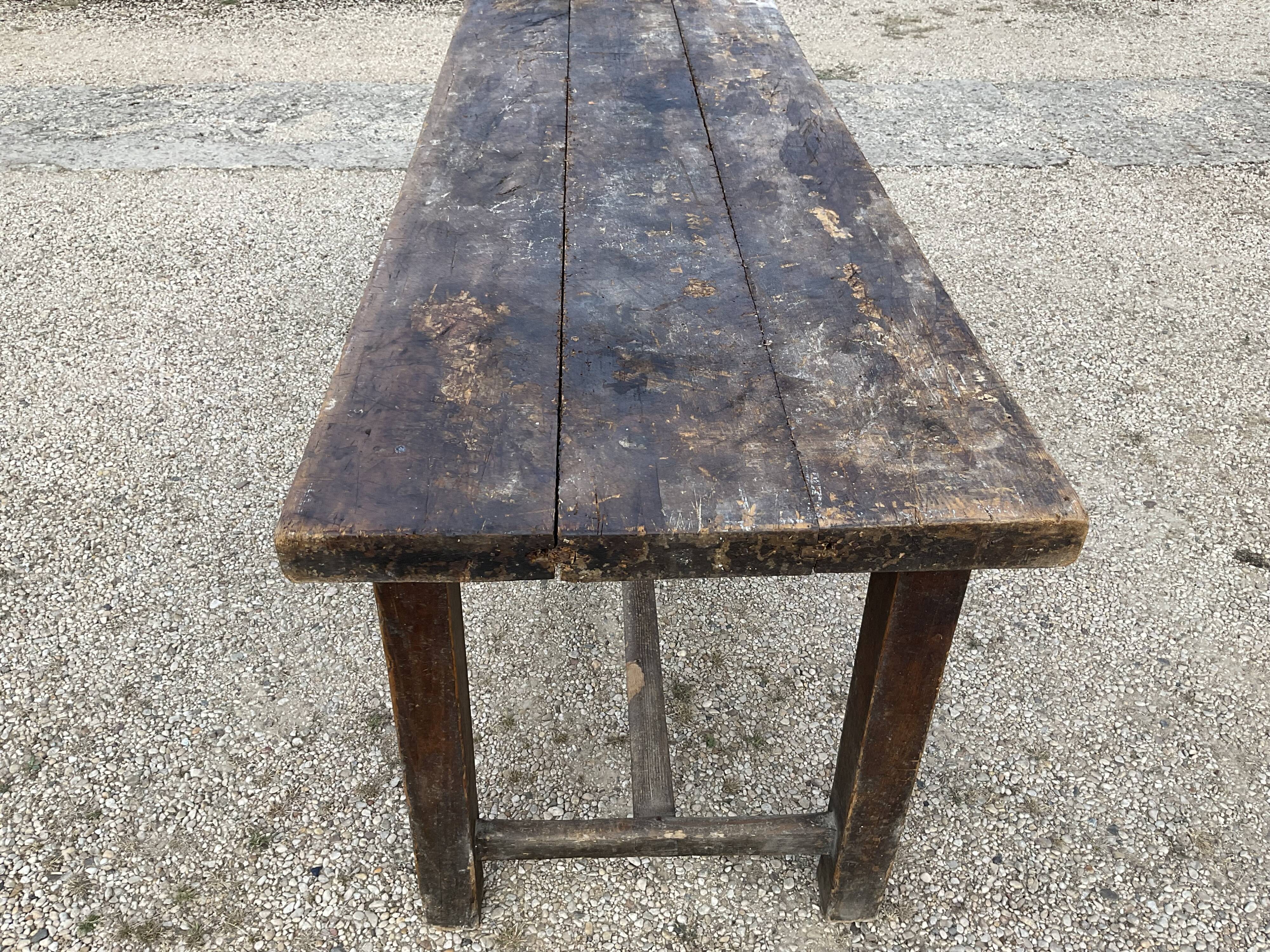 Farm table