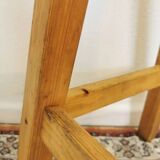 Tabouret de bar vintage en bois : assise en cuir noir, style bistrot des années 50