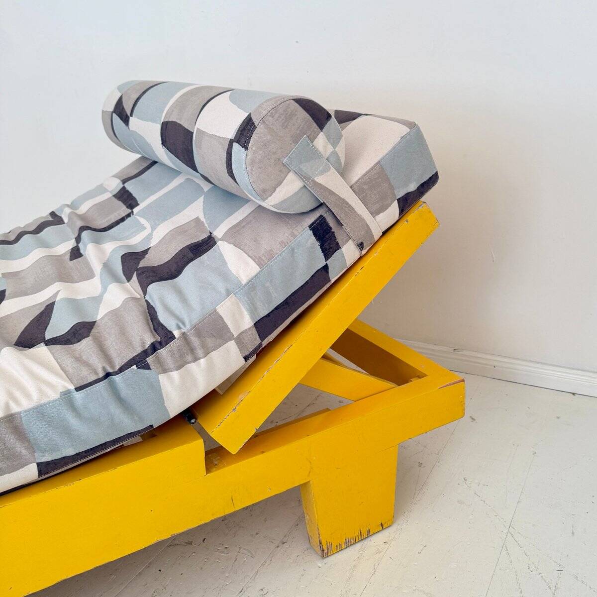 German Bauhaus Yellow Daybed, 1920s