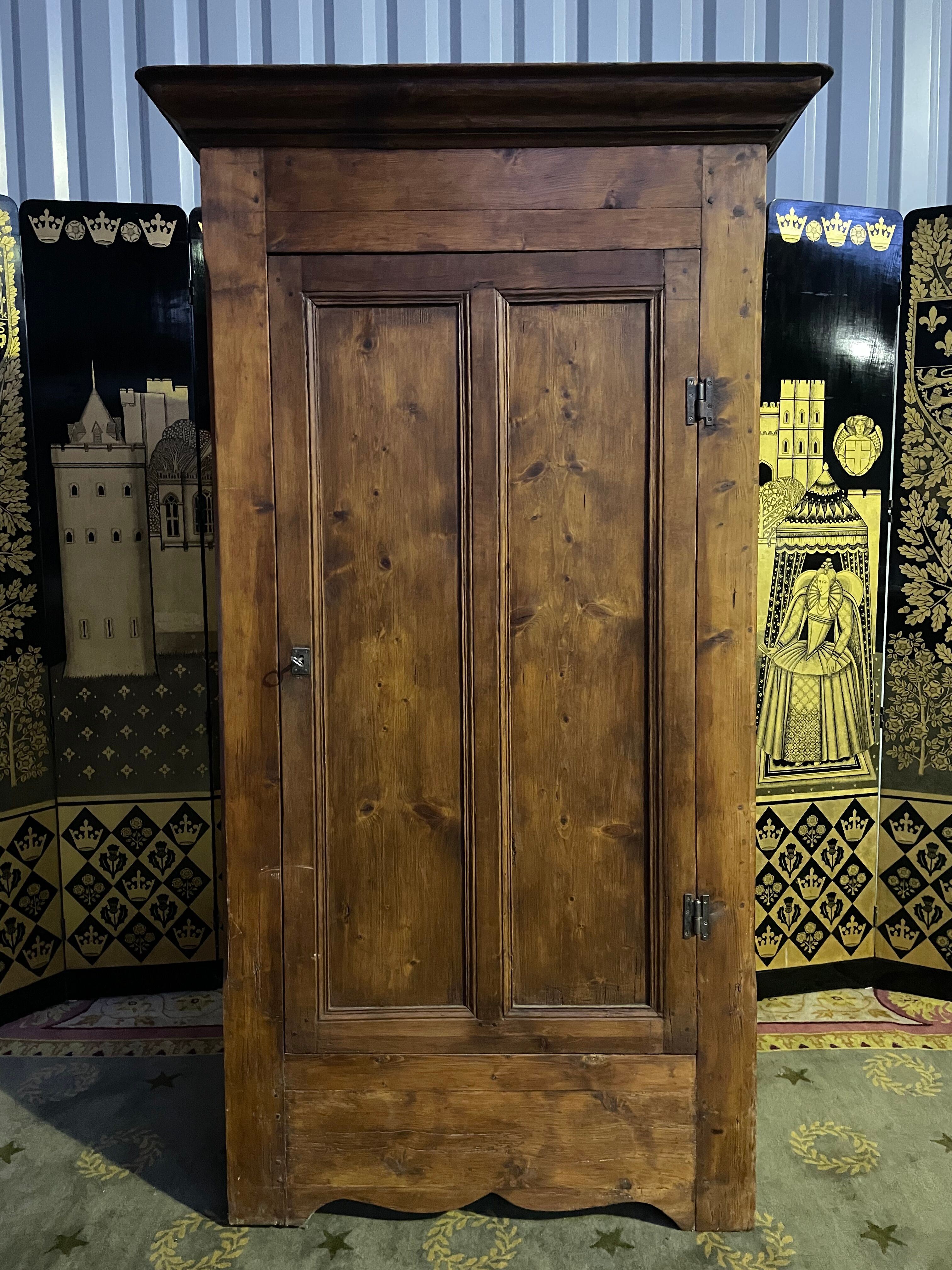 Bonnetière - Armoire parisienne en sapin 19eme