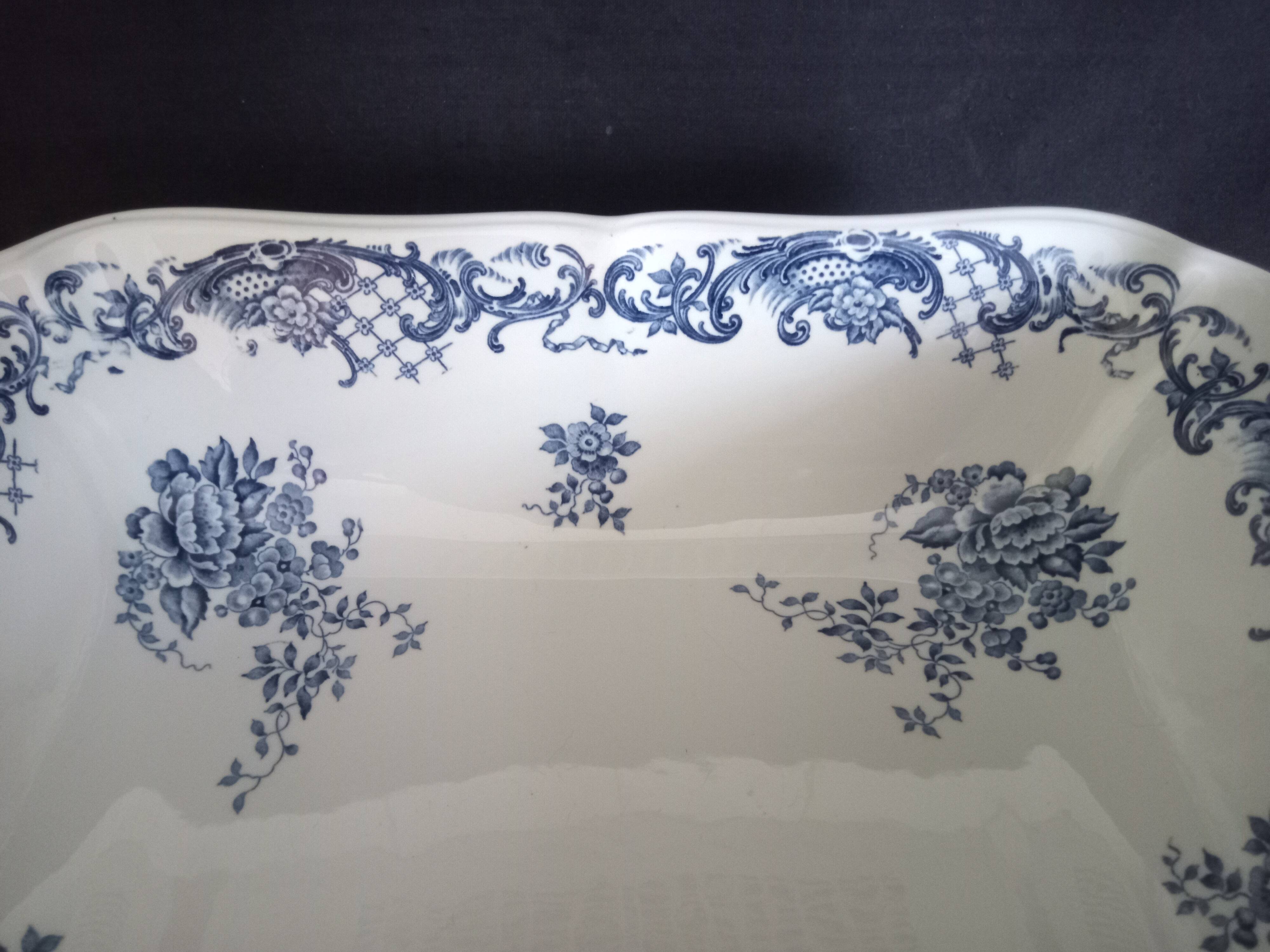 Hollow square shaped dish in Villeroy & Boch porcelain, “Valeria” model