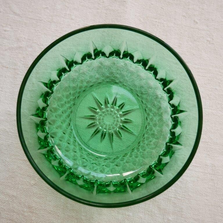 Candy or sugar maker in green glass Arcoroc