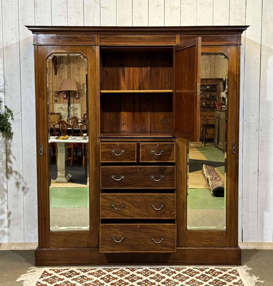 Armoire dressing anglaise en acajou 19ème