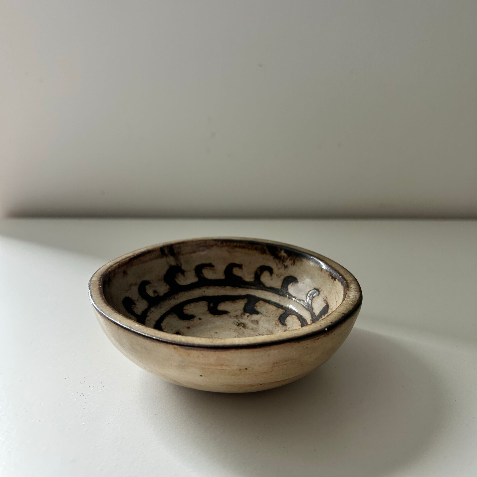 Handcrafted bowl with arabesque decoration