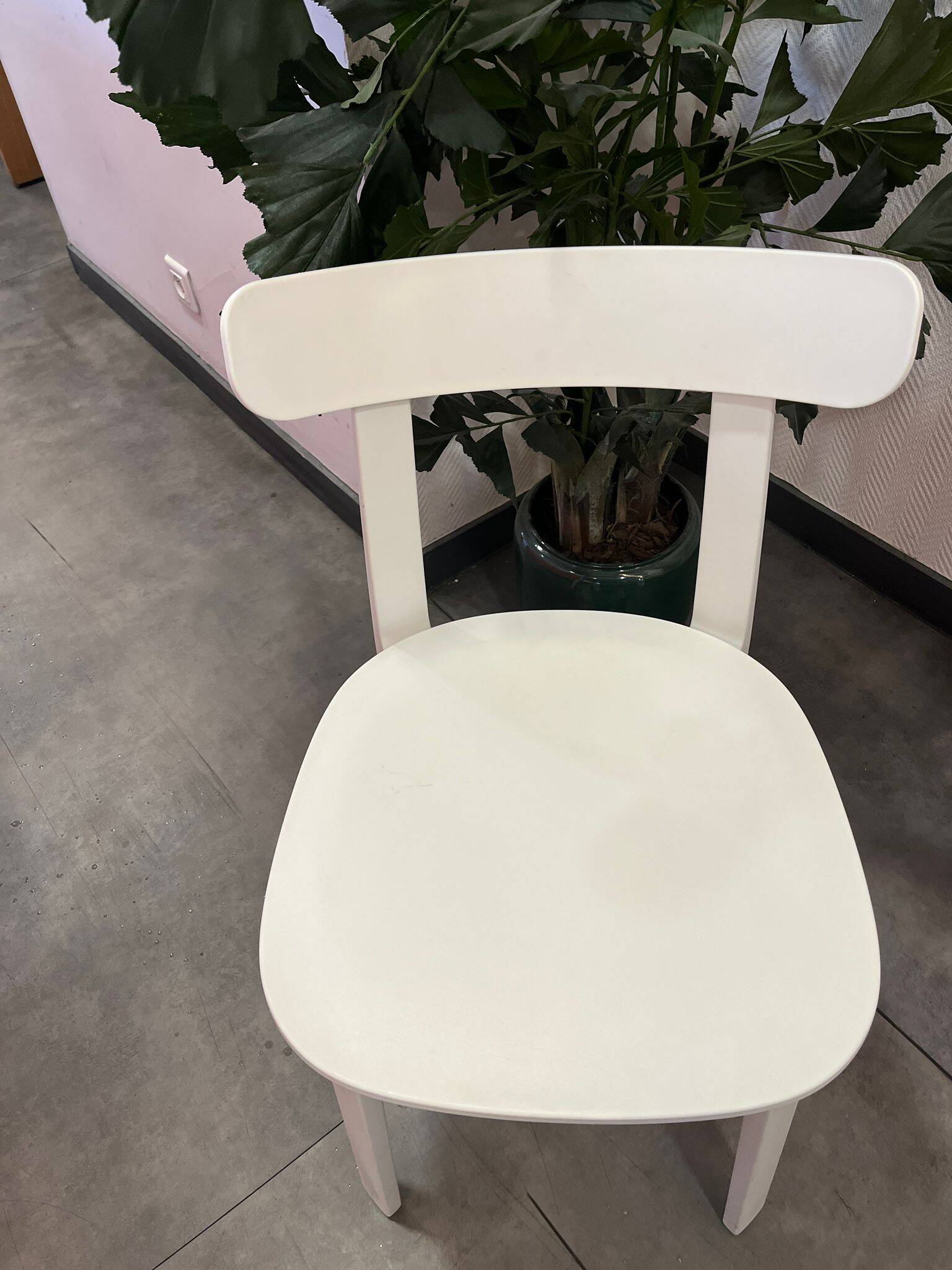 Chaise VITRA APC blanc