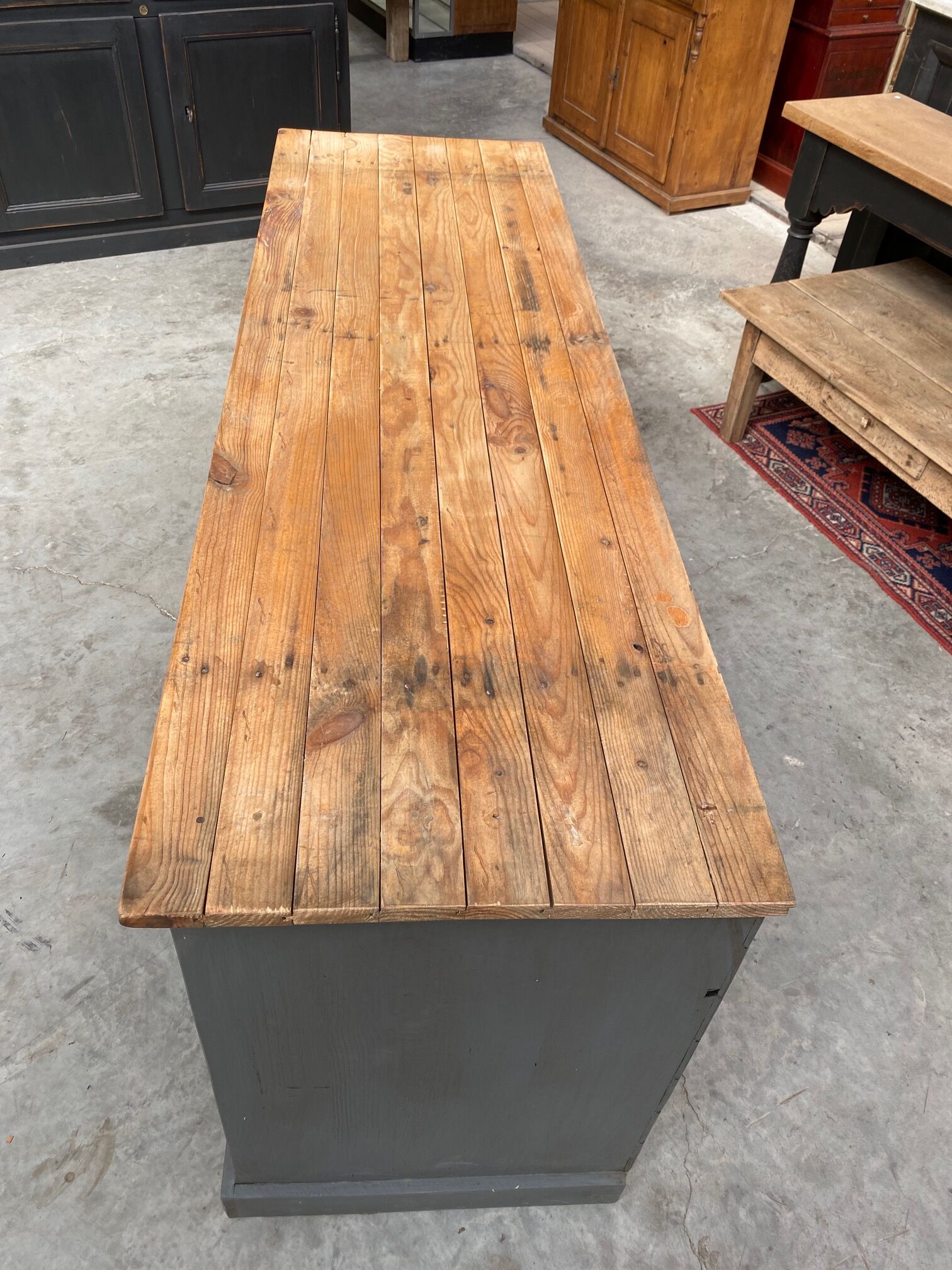 Old gray patina trade furniture