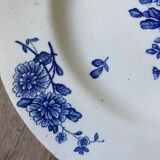 Plate with blue floral decoration KG Luneville