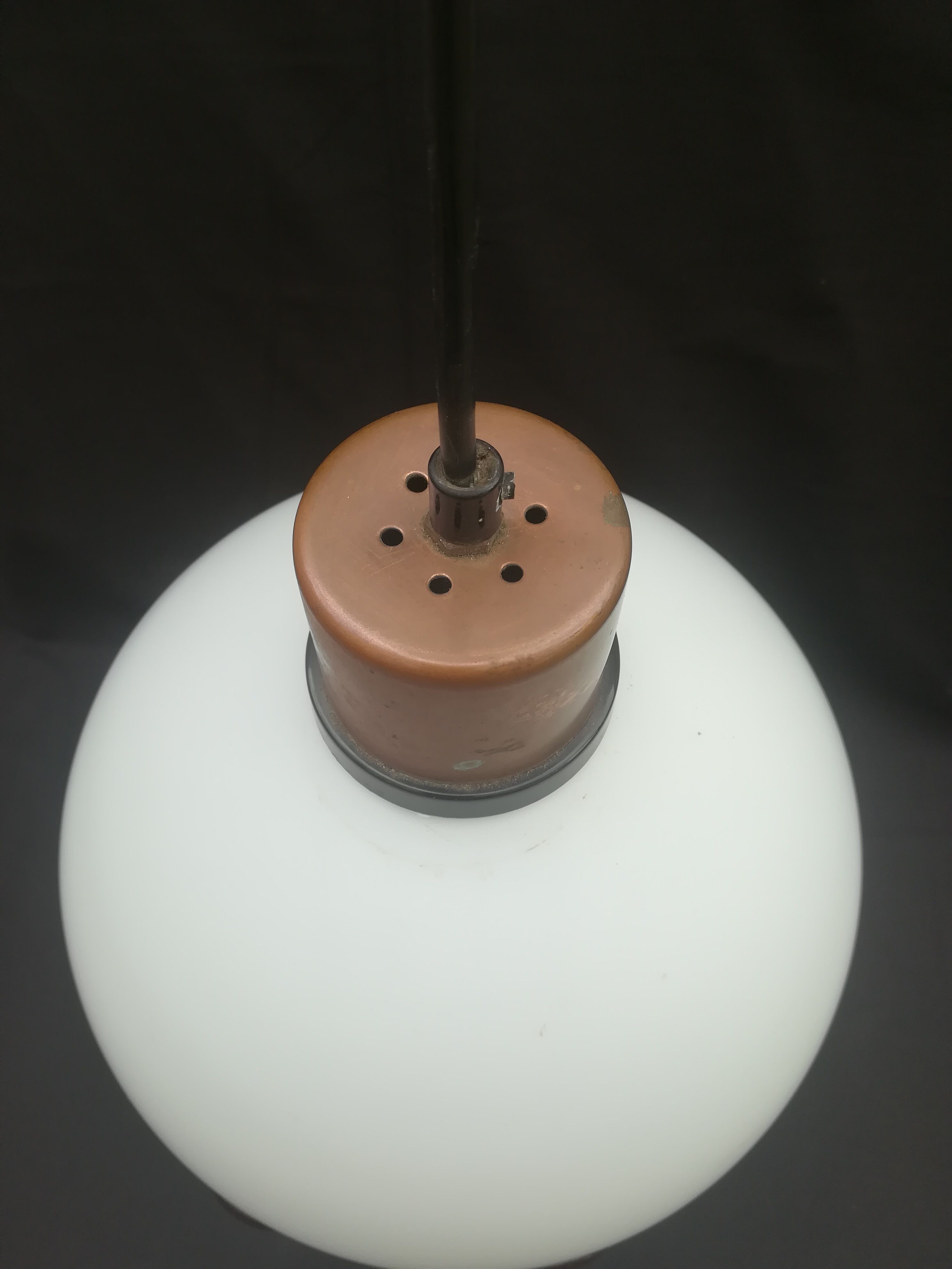 Pendant lamp ball in opaline
