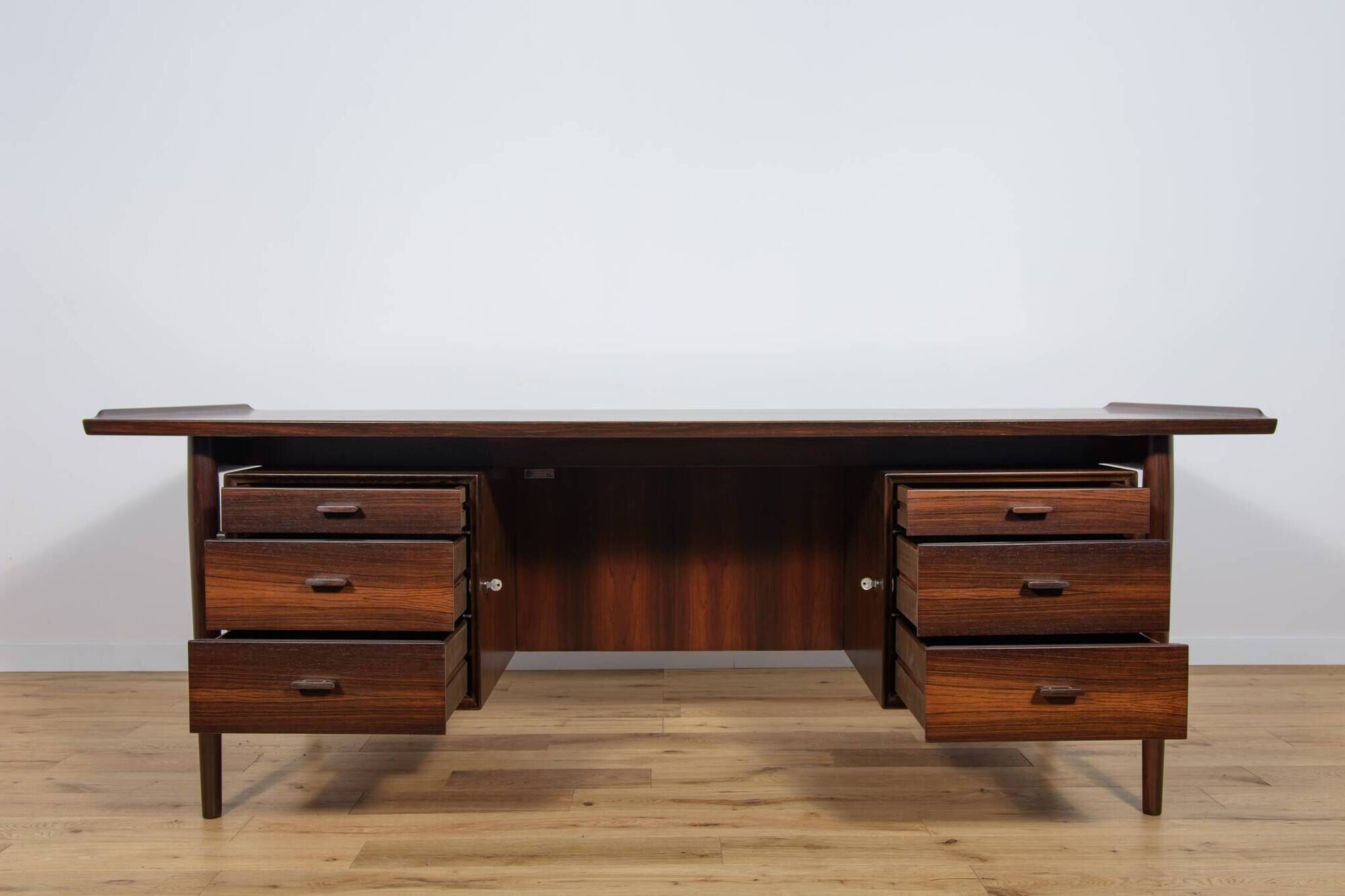 Mid-Century Rosewood Freestanding Desk Model 207 by Arne Vodder for Sibast,