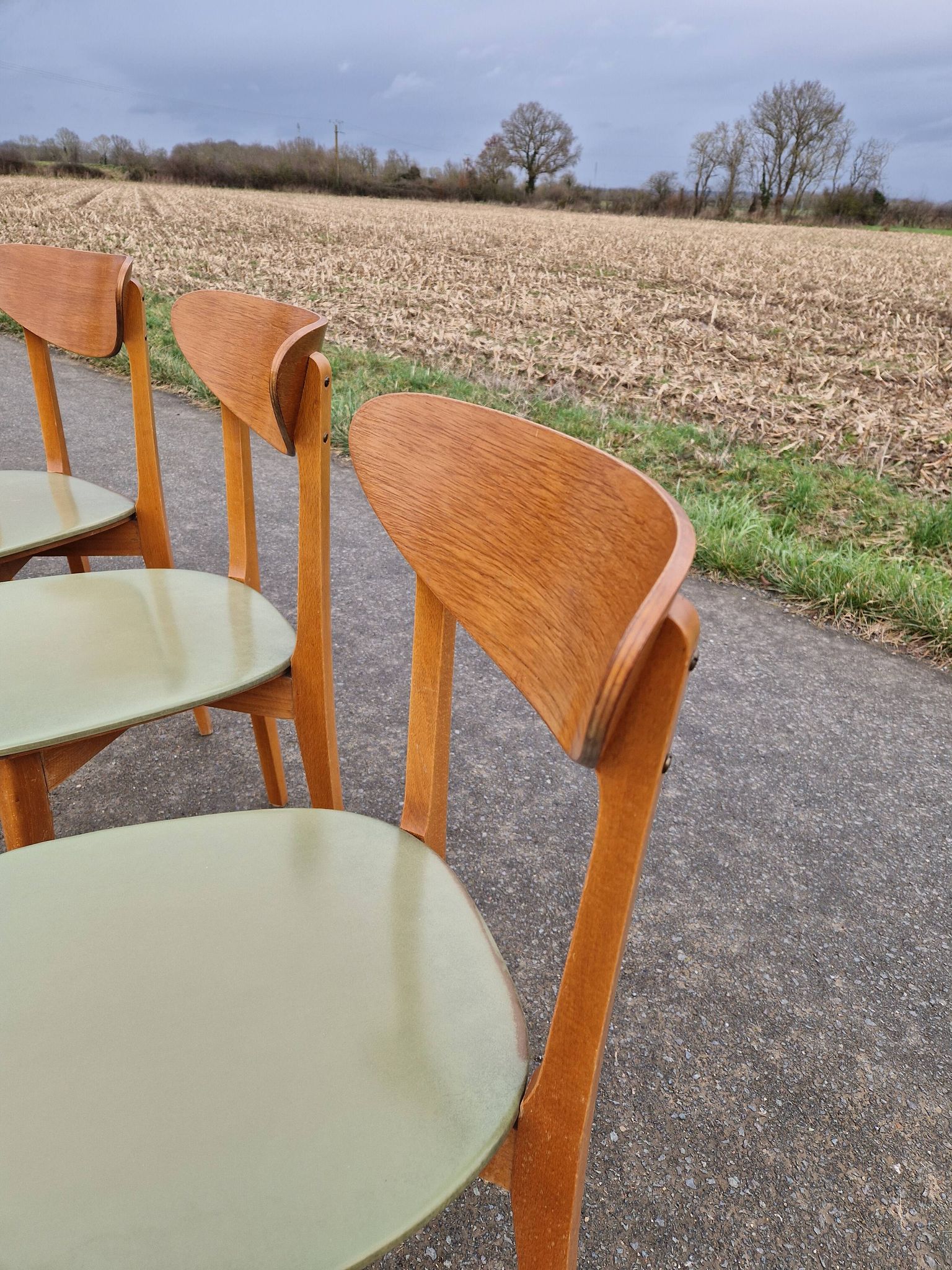 Set of 5 vintage Scandinavian style chairs