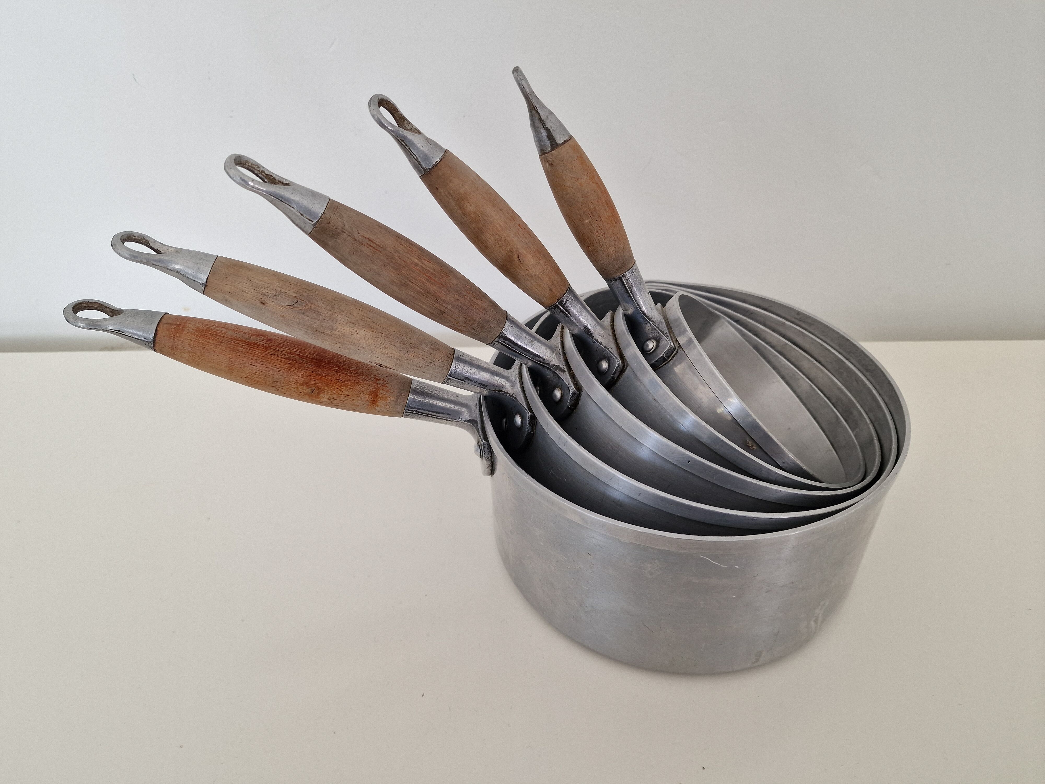 Série de 5 casseroles en aluminium vintage