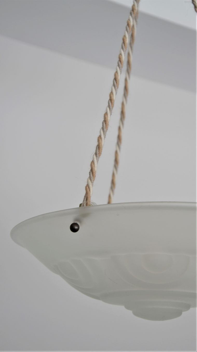 Suspension art nouveau style cacker in white frosted glass