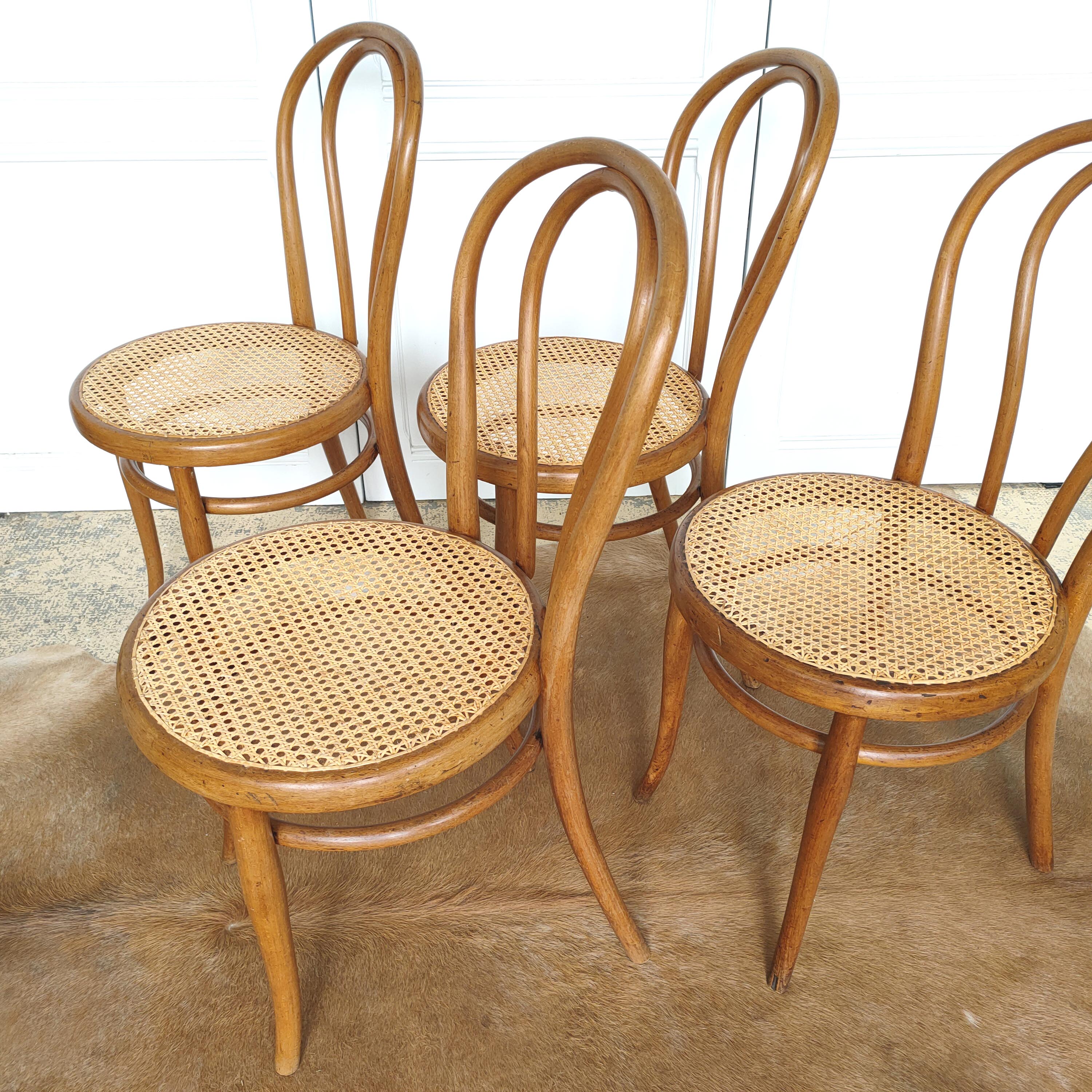 Set of four wooden chairs - canning Thonet