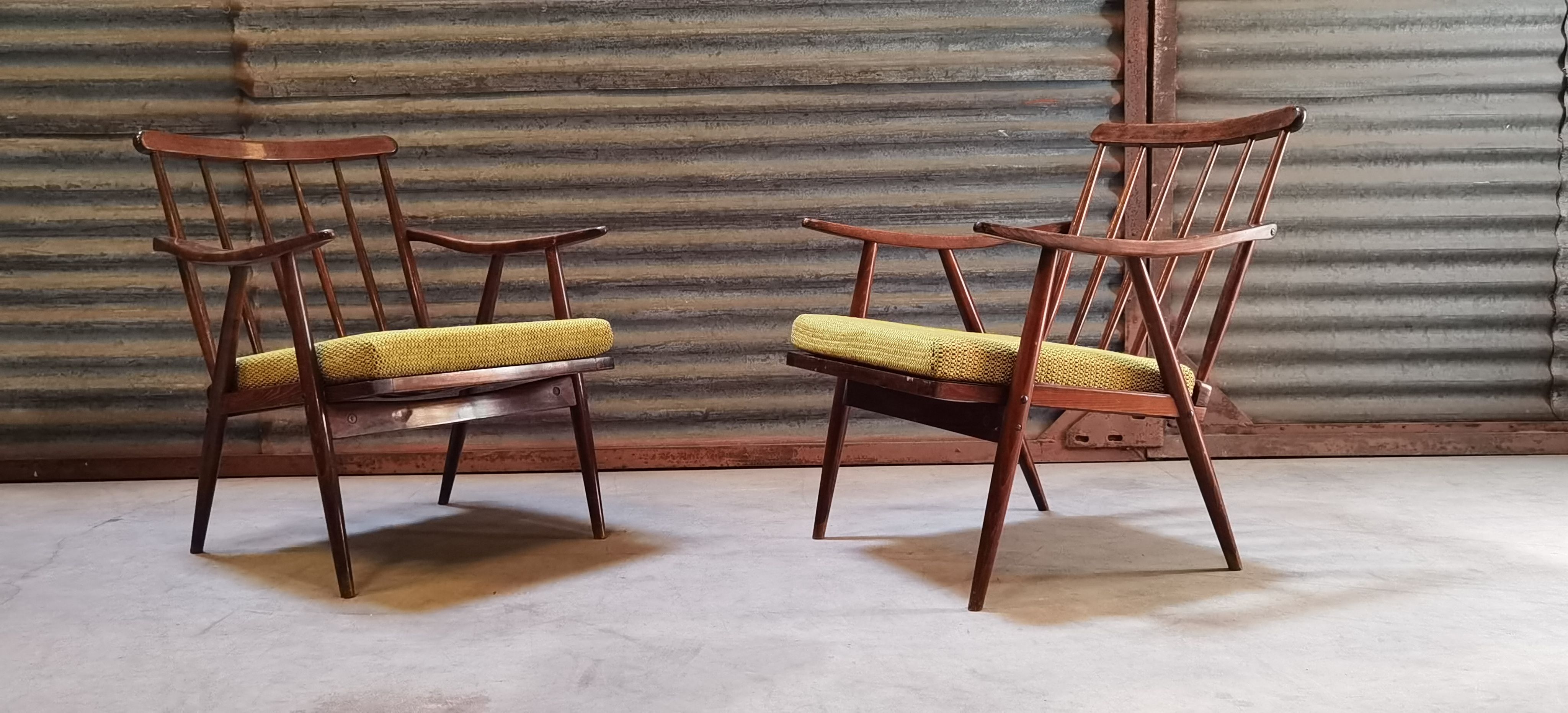 Pair of boomerang armchairs TON Bystřice (Thonet) by Antonin Suman 1960