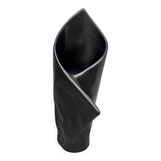 Vintage design vase signed Carol mc Nicoll, publisher stamp