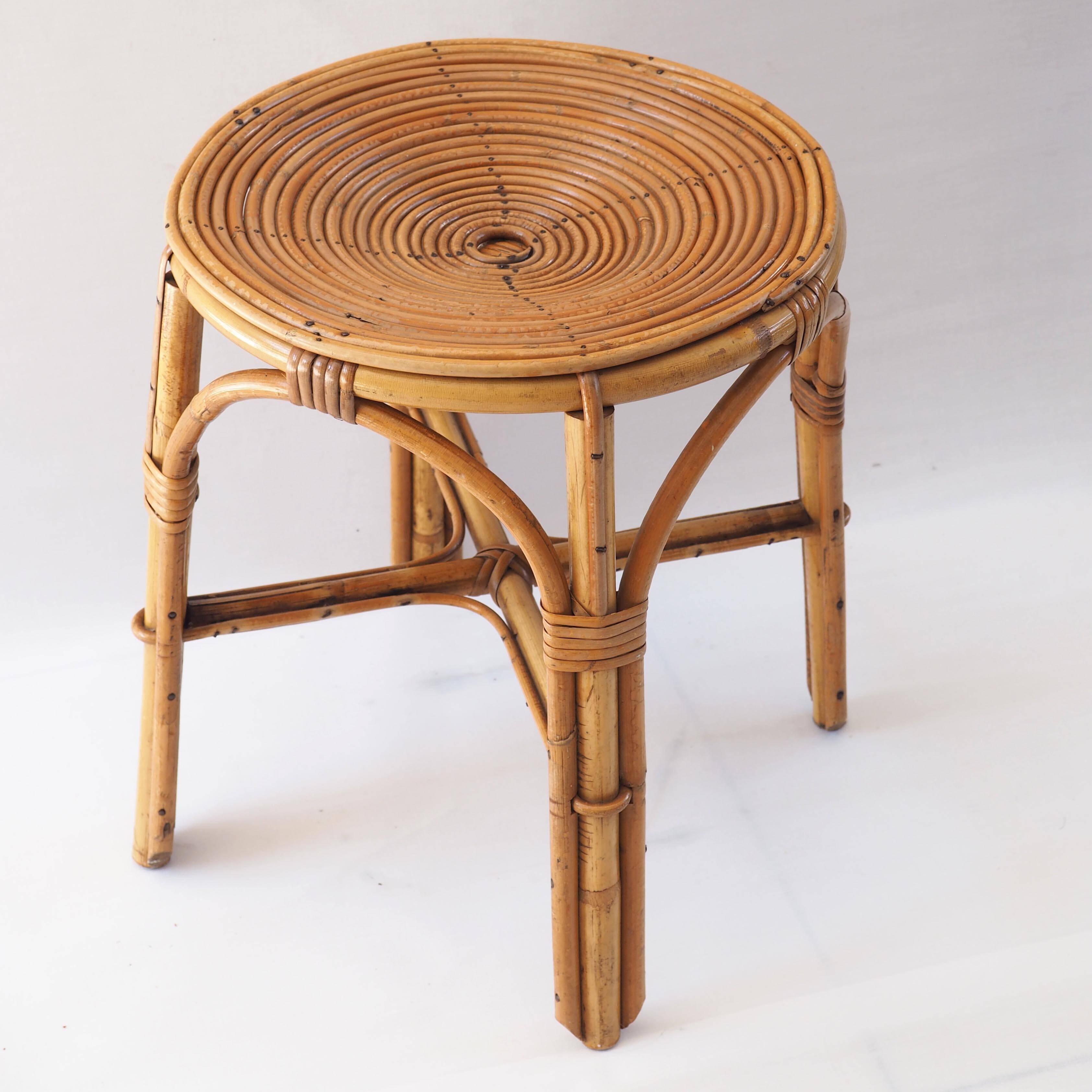 Tabouret rotin assise spirale