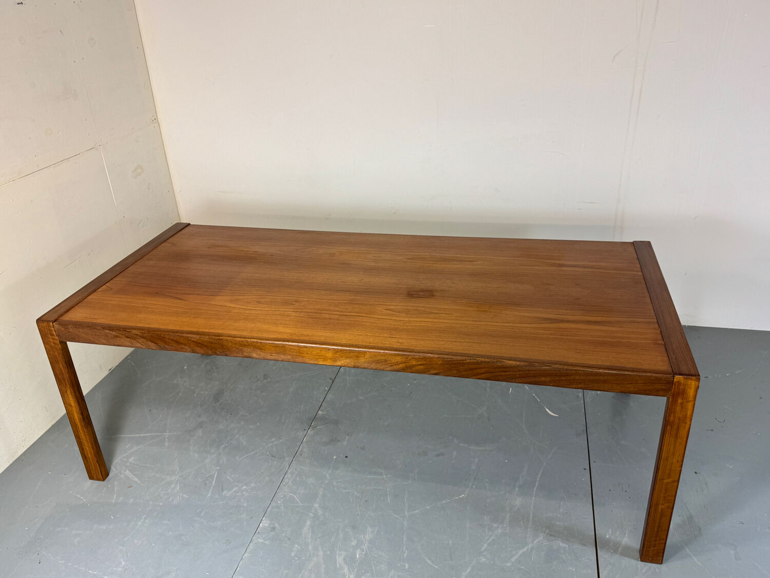 Grande table à manger en teck de style danois du milieu du siècle, années 1960